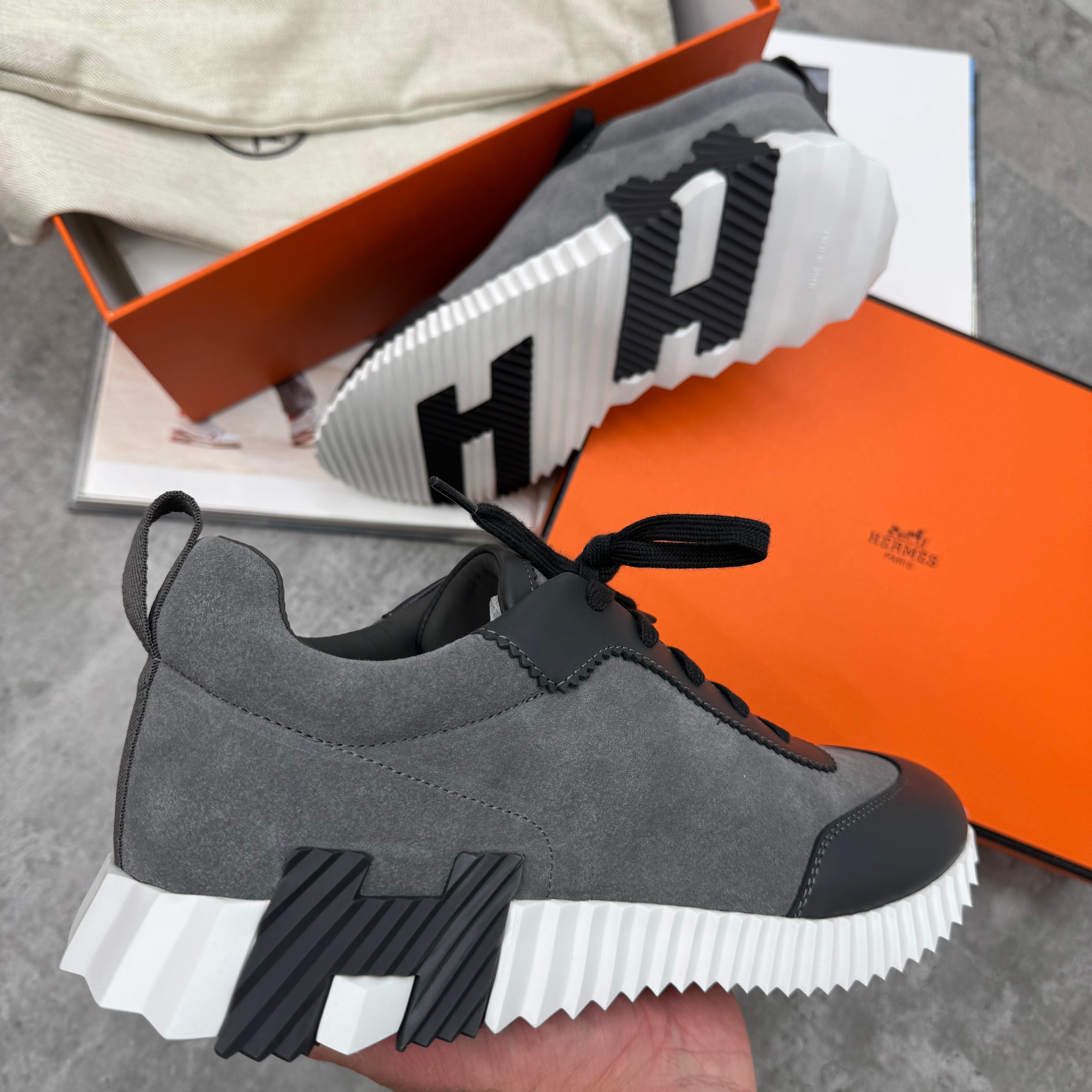 HMES - TRAINERS - GREY/CHARCOAL