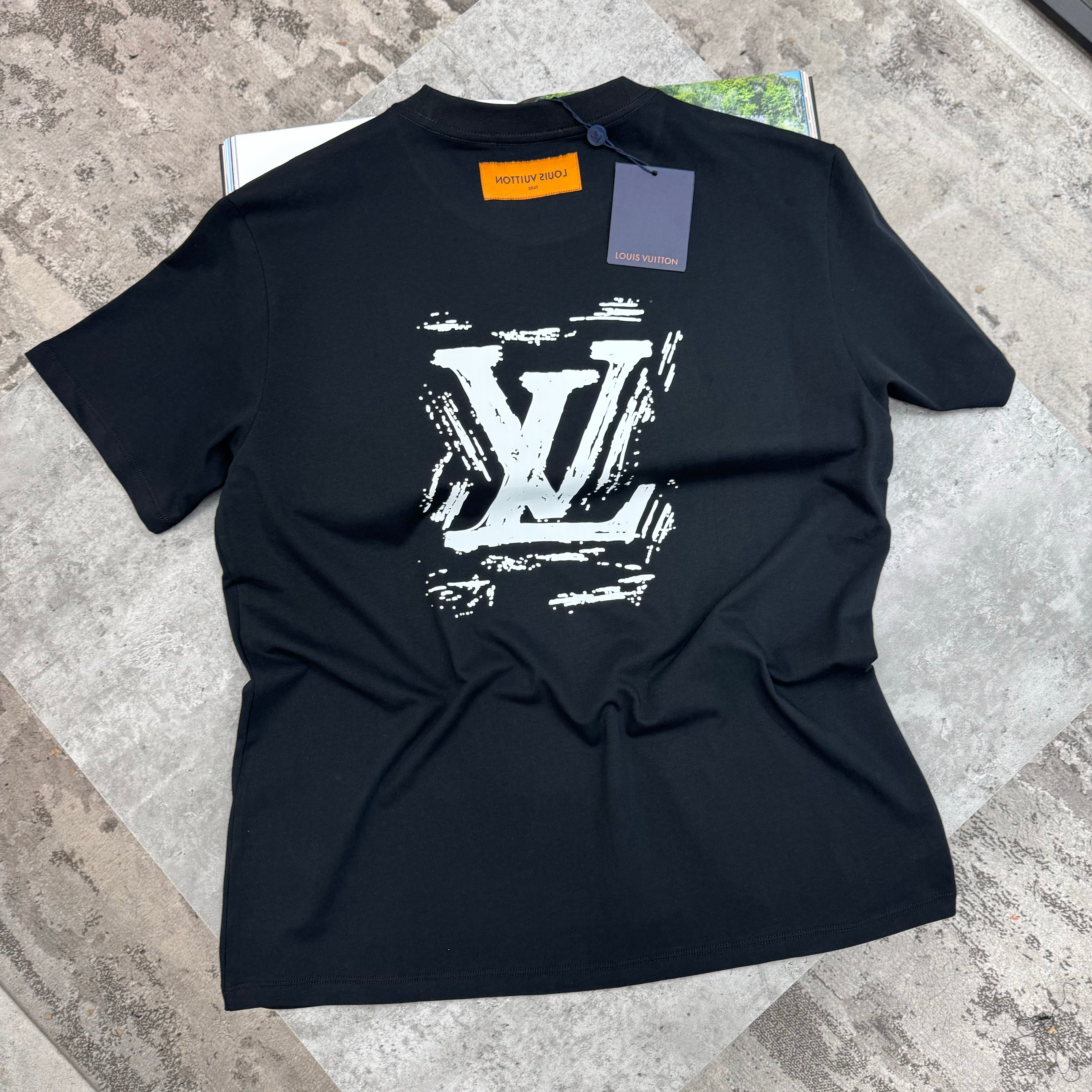 LVE - WHITE LOGO T-SHIRT - BLACK