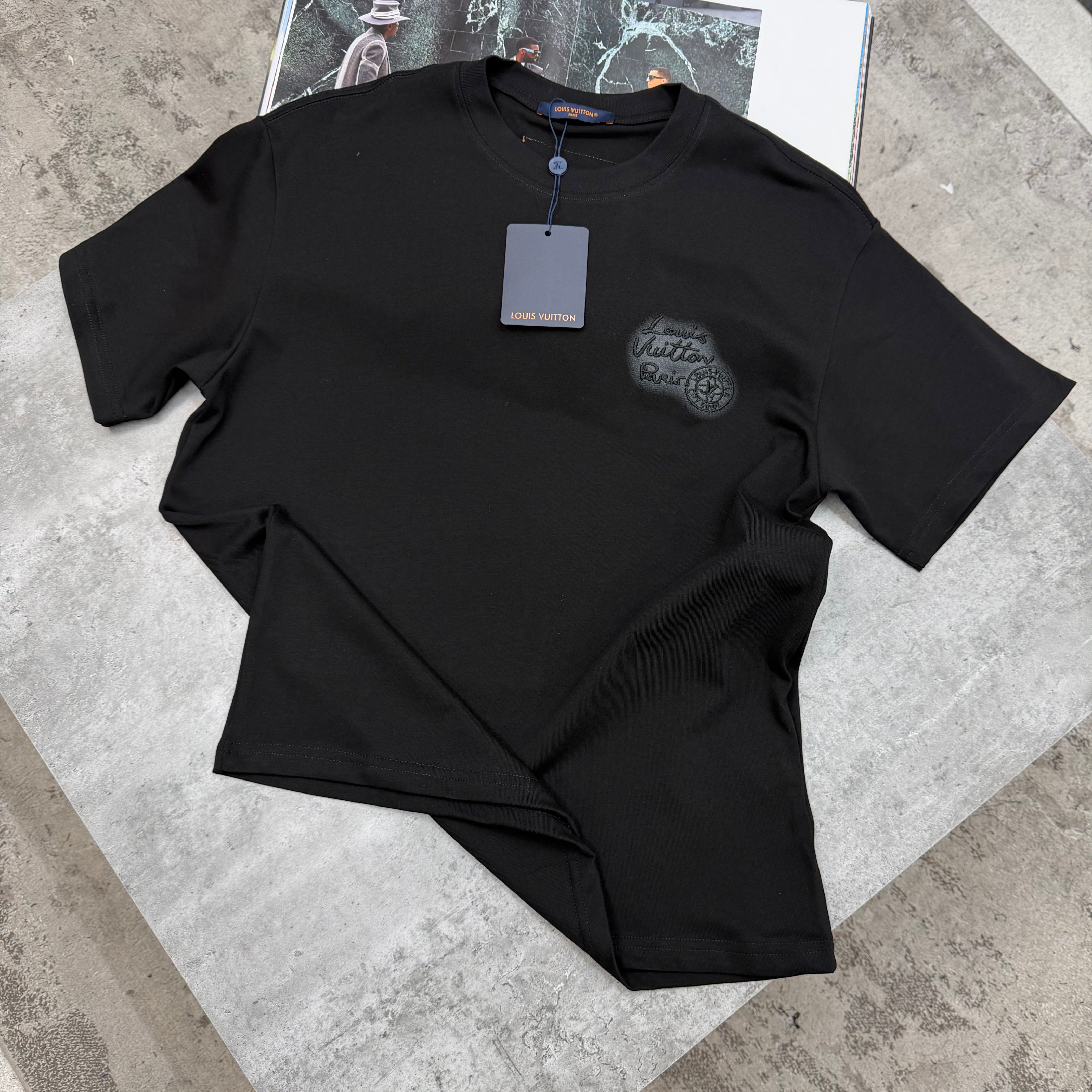 LVE - T-SHIRT - BLACK