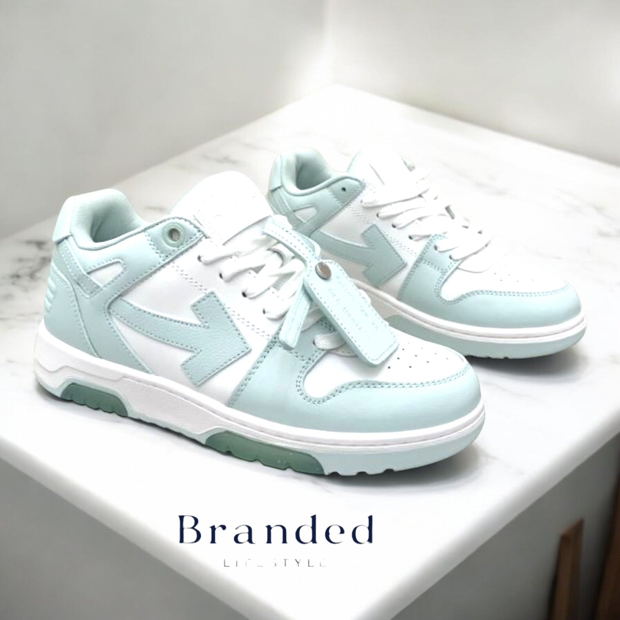 (PRE-ORDER) OW - OUT OF OFFICE TRAINER