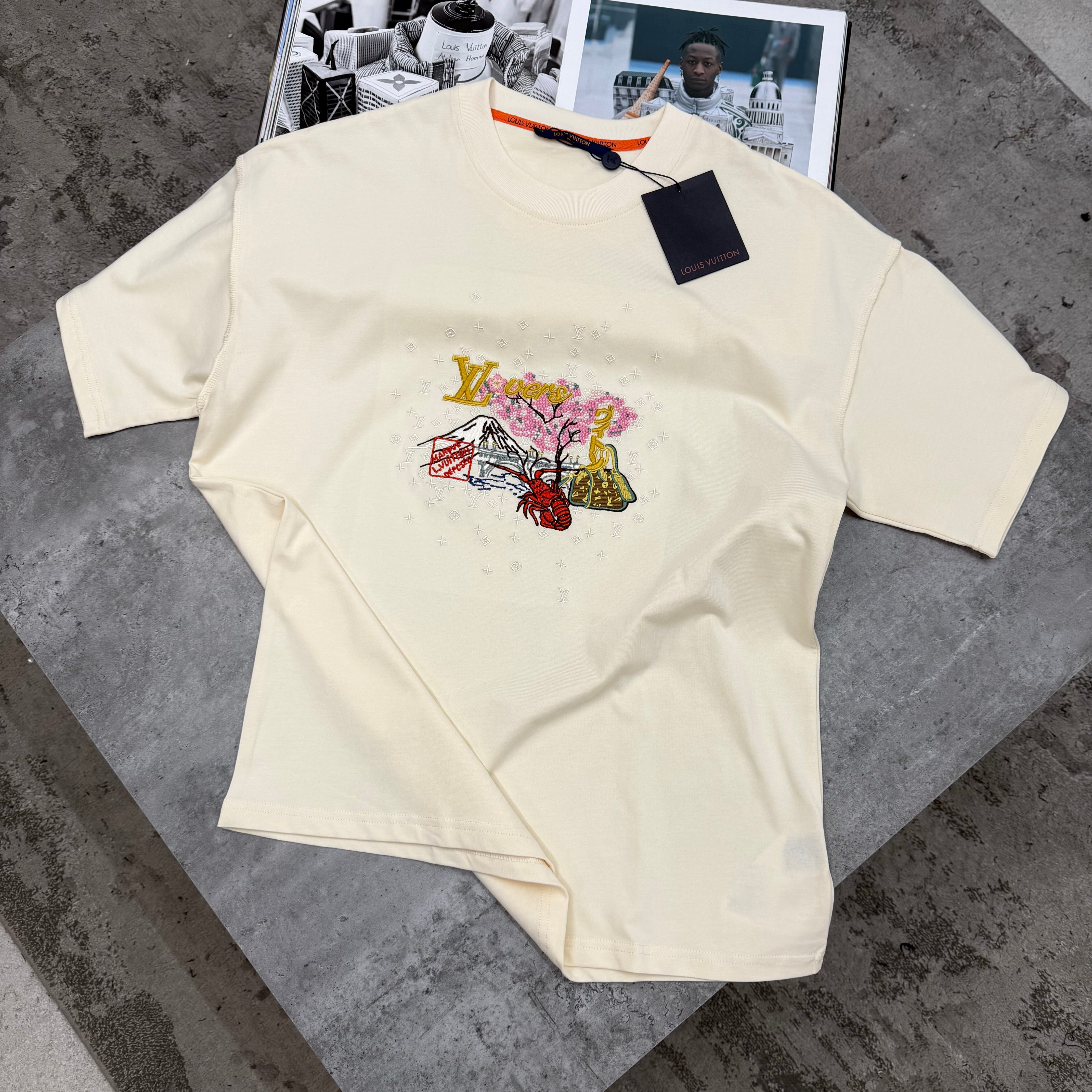 LVE - BLOSSOM T-SHIRT - CREAM