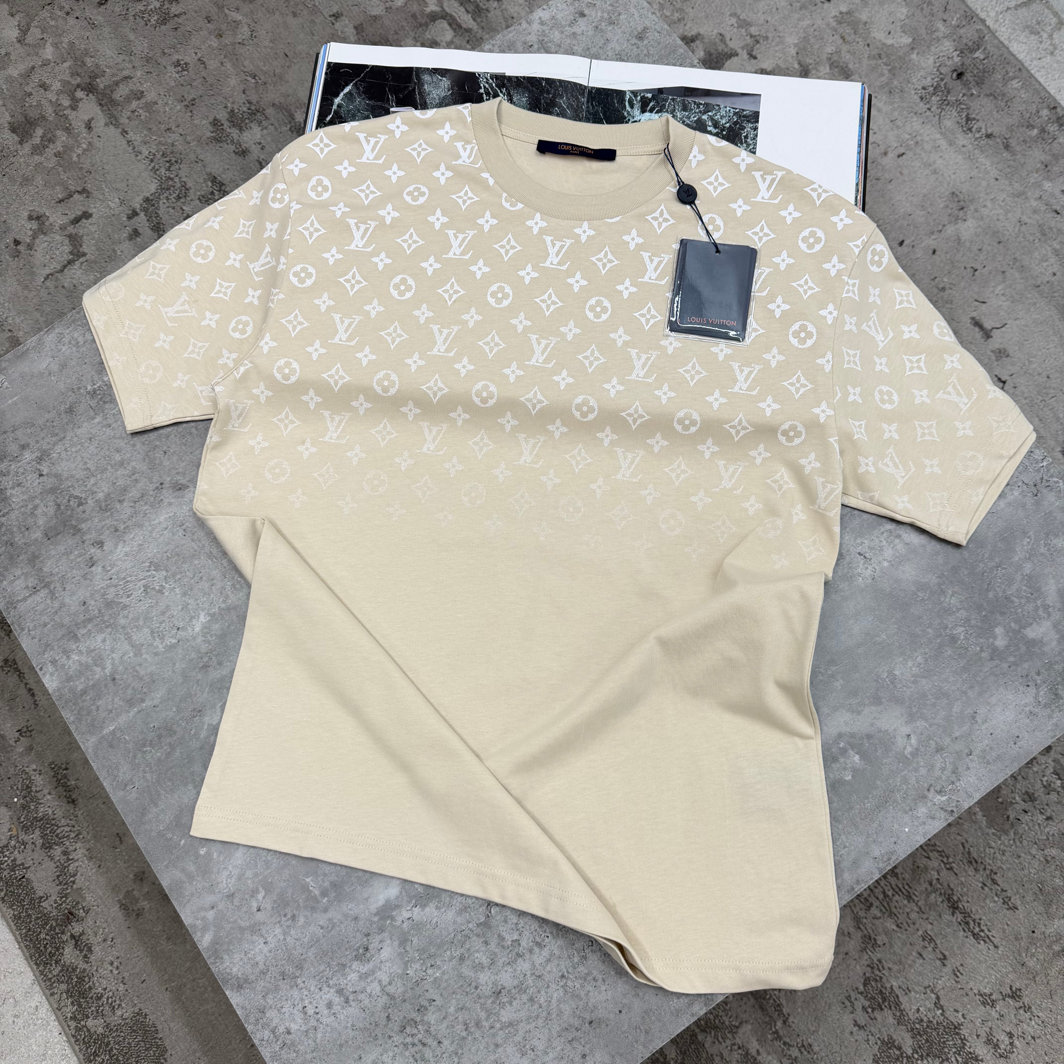 LVE - MONOGRAM T-SHIRT - BEIGE