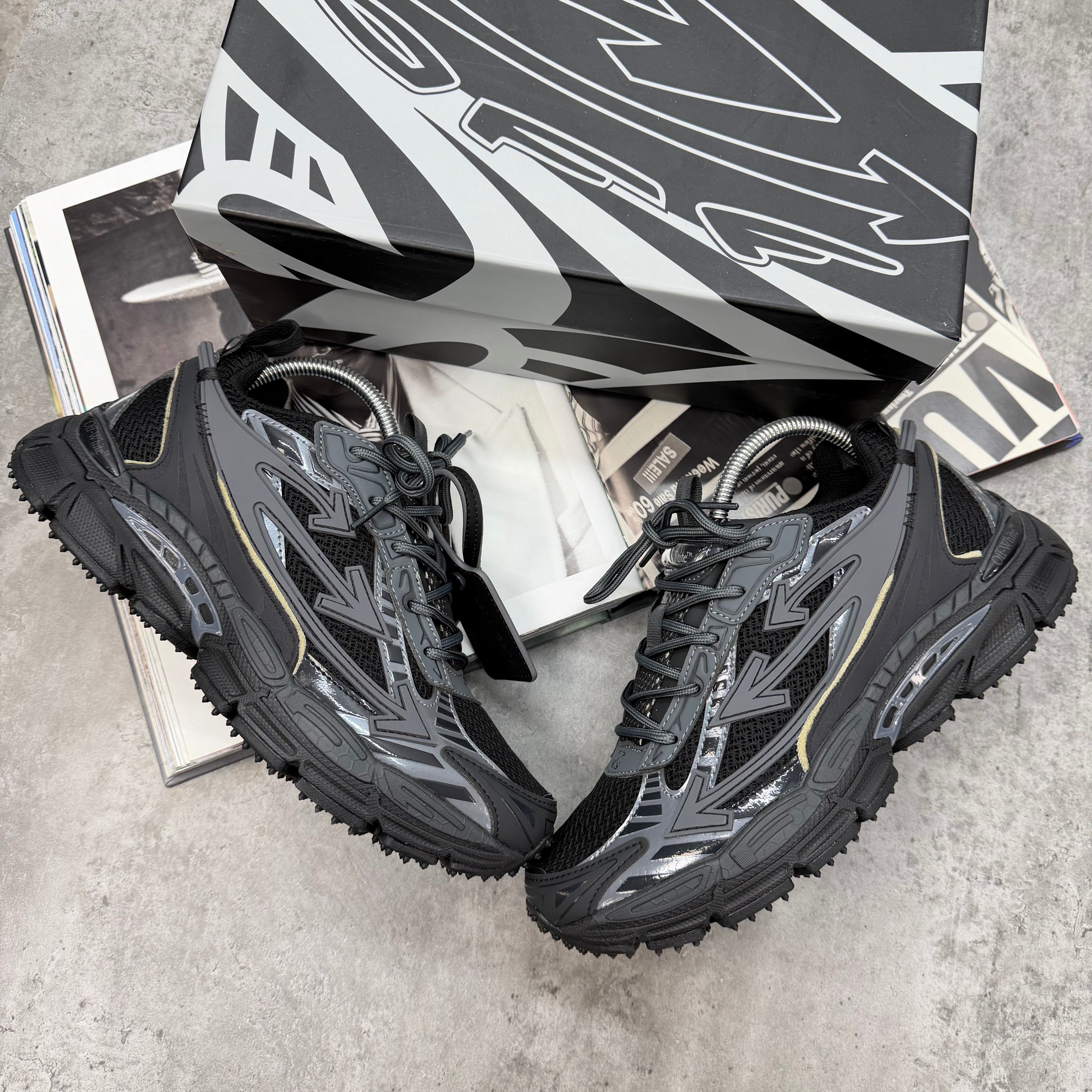 OW - TRAINER - BLACK