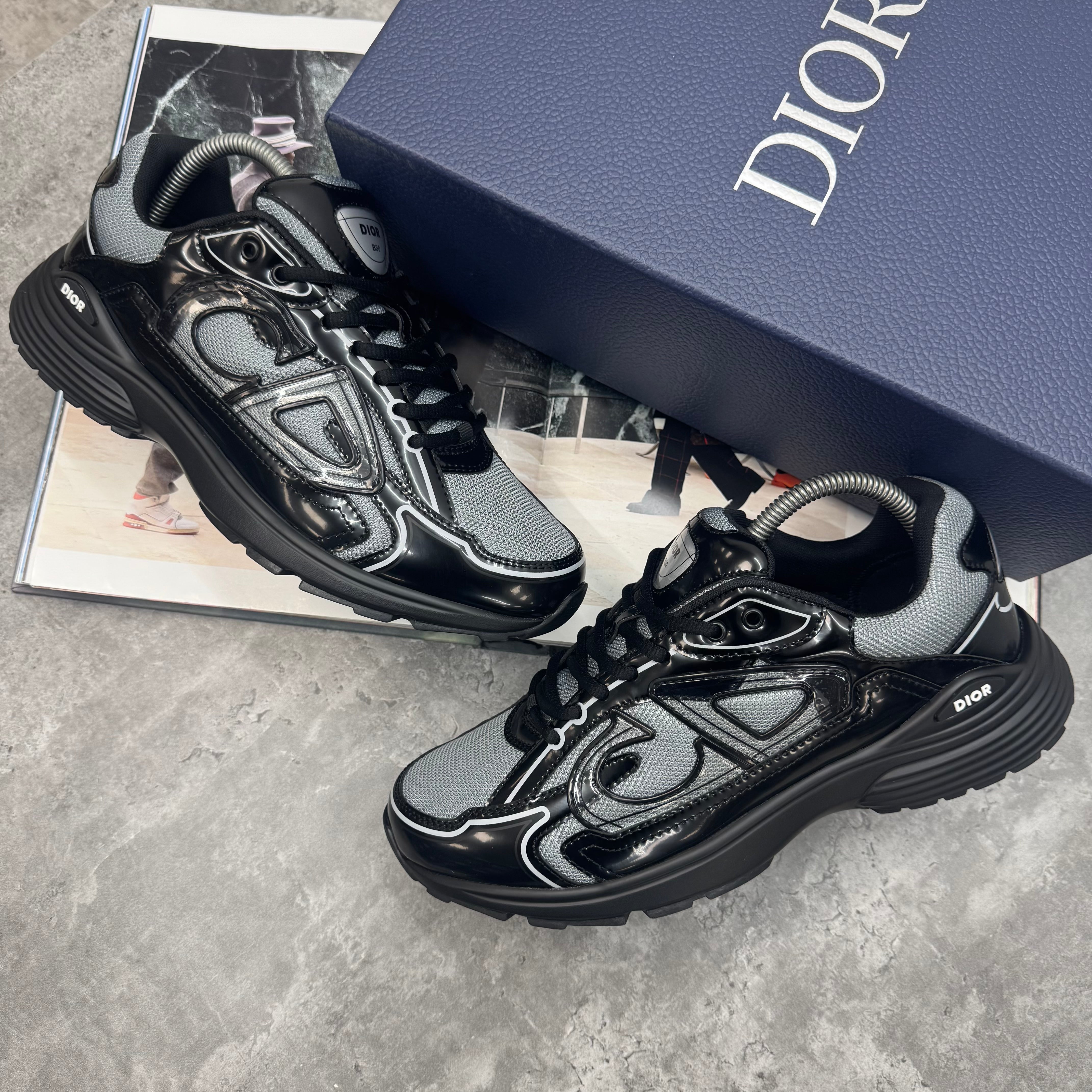 B30 - TRAINERS - GLOSS BLACK/GREY