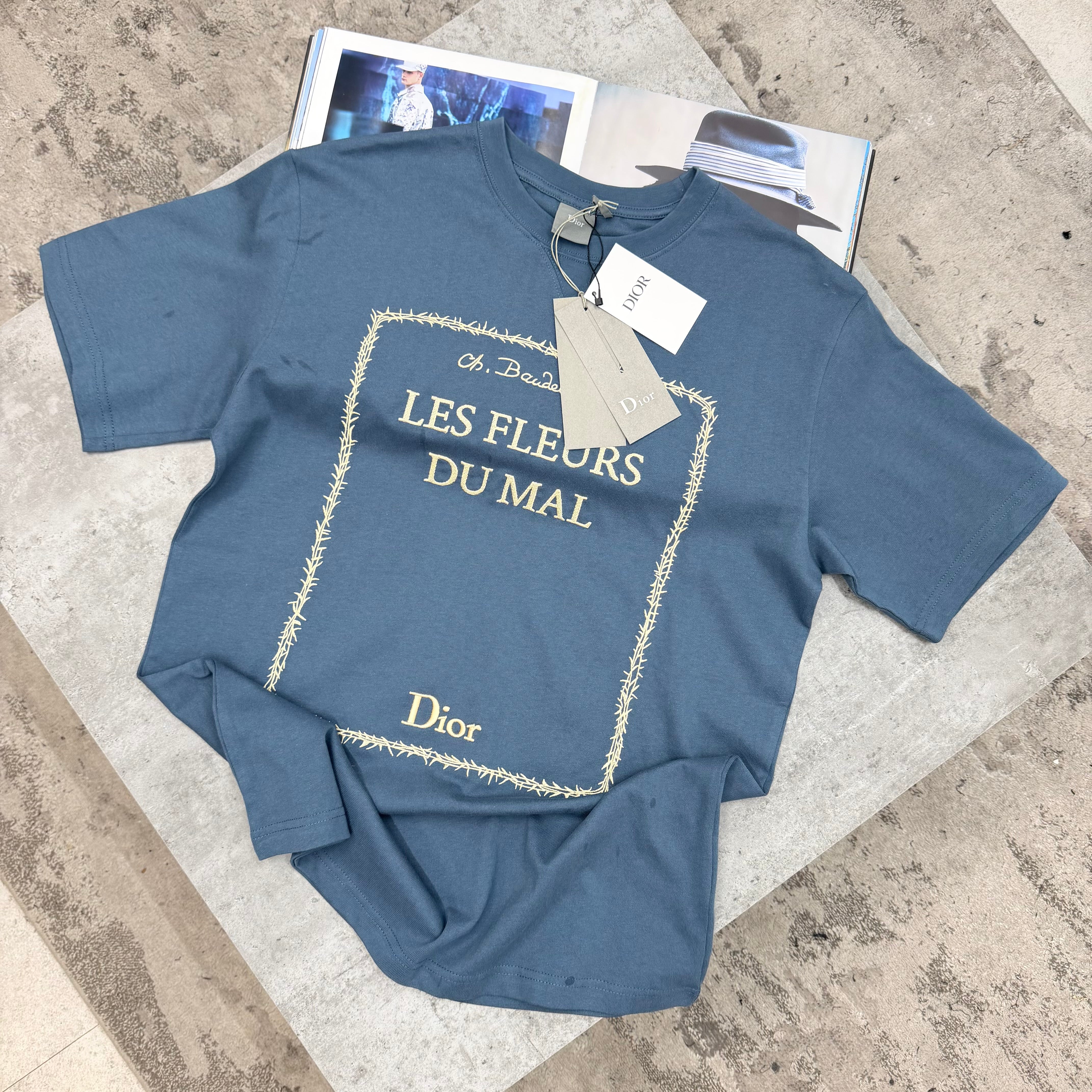 CD - T-SHIRT - PASTEL BLUE