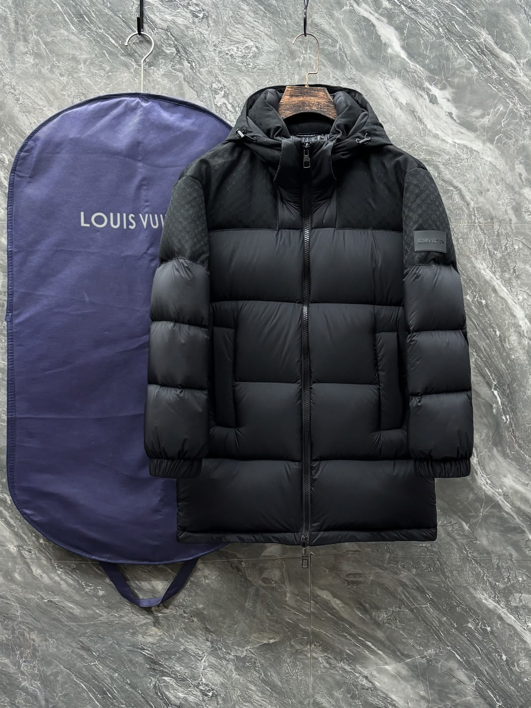 LVE BLACK PUFFER COAT - PRE-ORDER