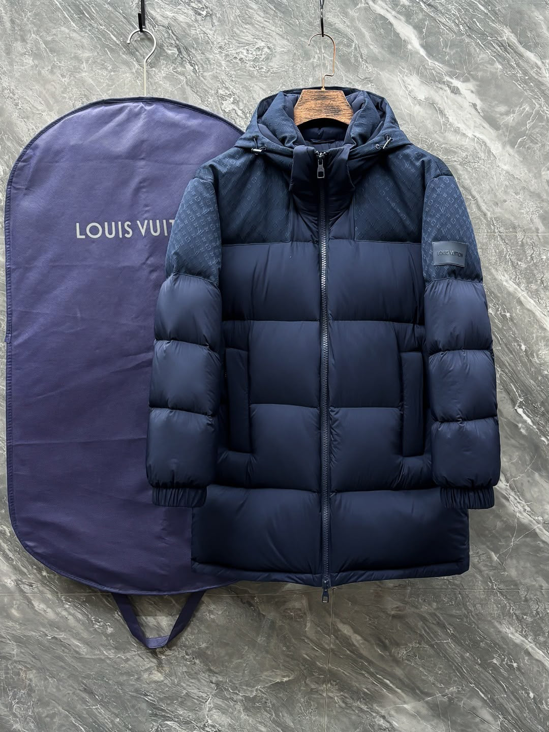 LVE PUFFER COAT NAVY - PRE-ORDER