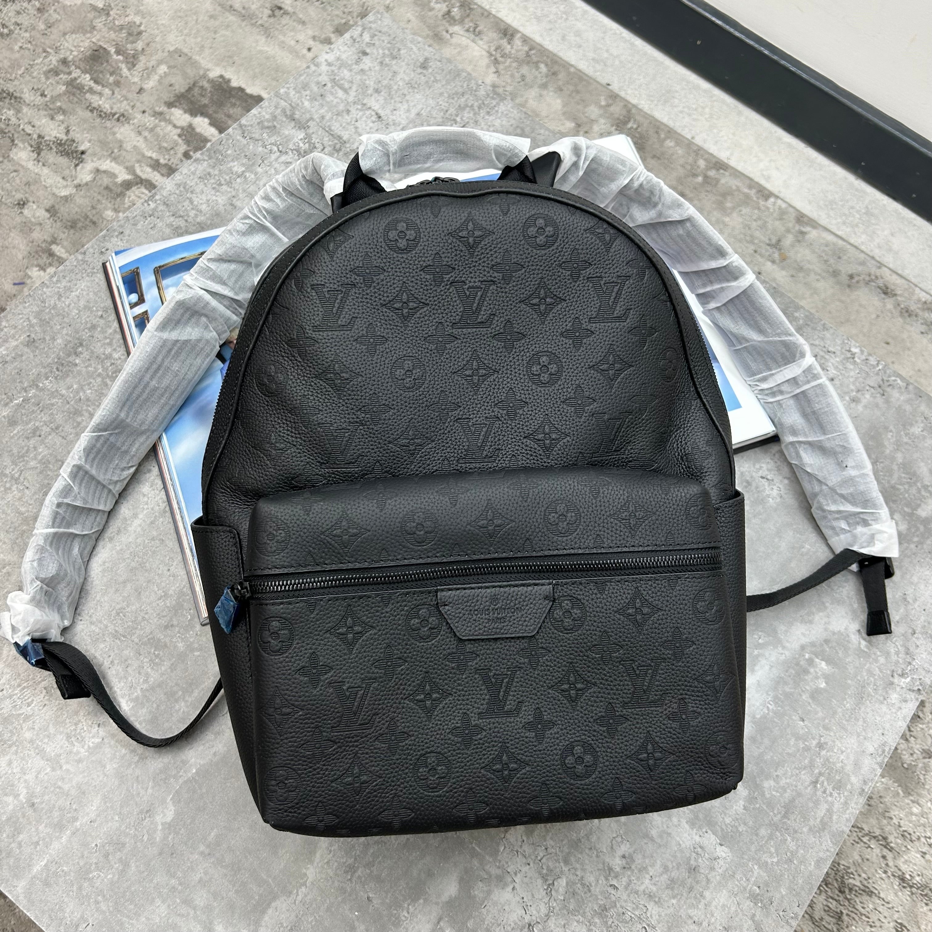(PRE ORDER) - LVE - MONOGRAM BACKPACK - BAG - BLACK