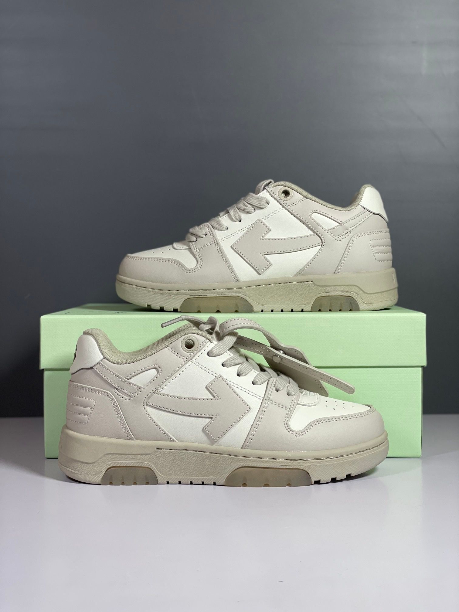 (PRE-ORDER) OW - TRAINER - BEIGE