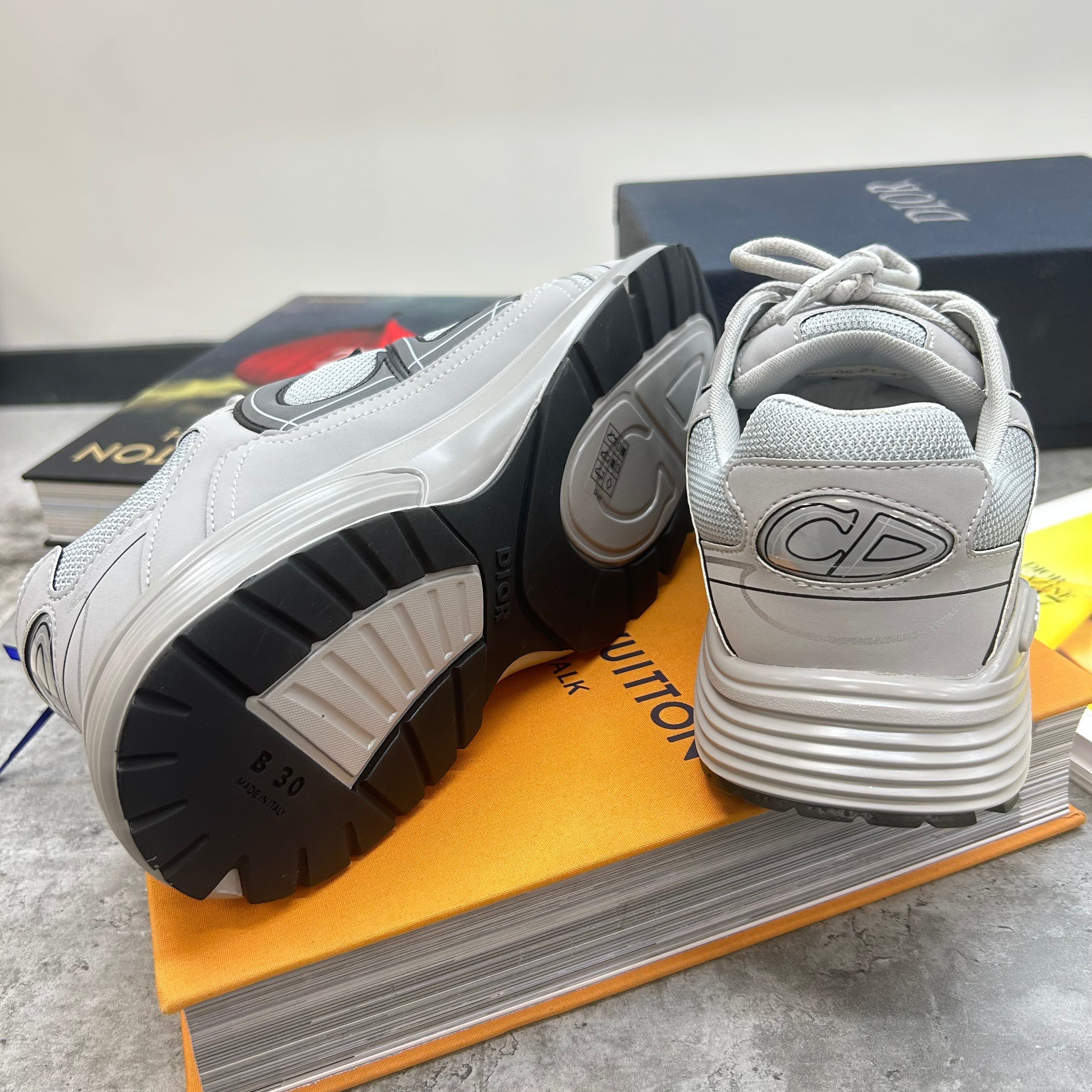 (PRE-ORDER) B30 - TRAINER - GREY