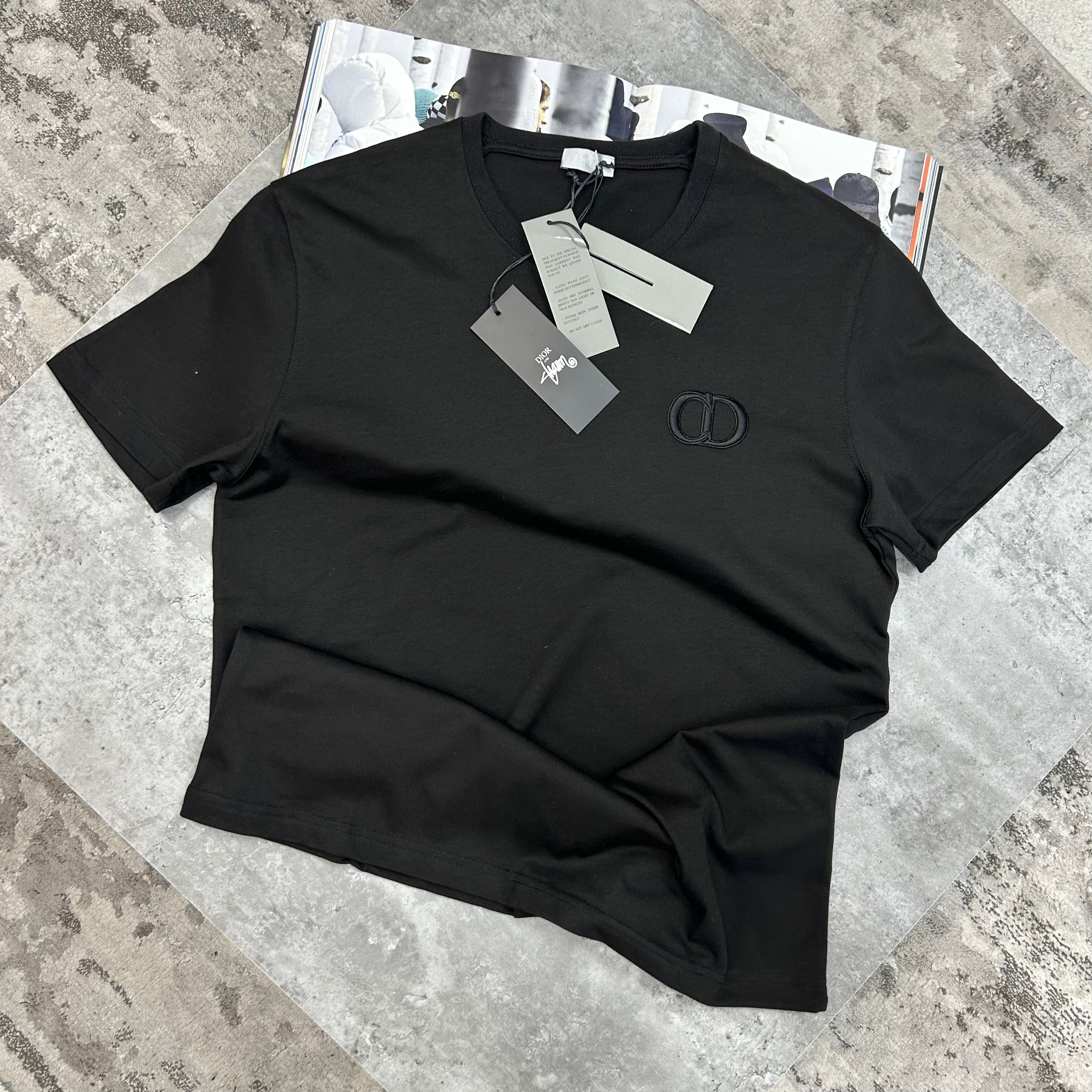 CD - T-SHIRT - BLACK