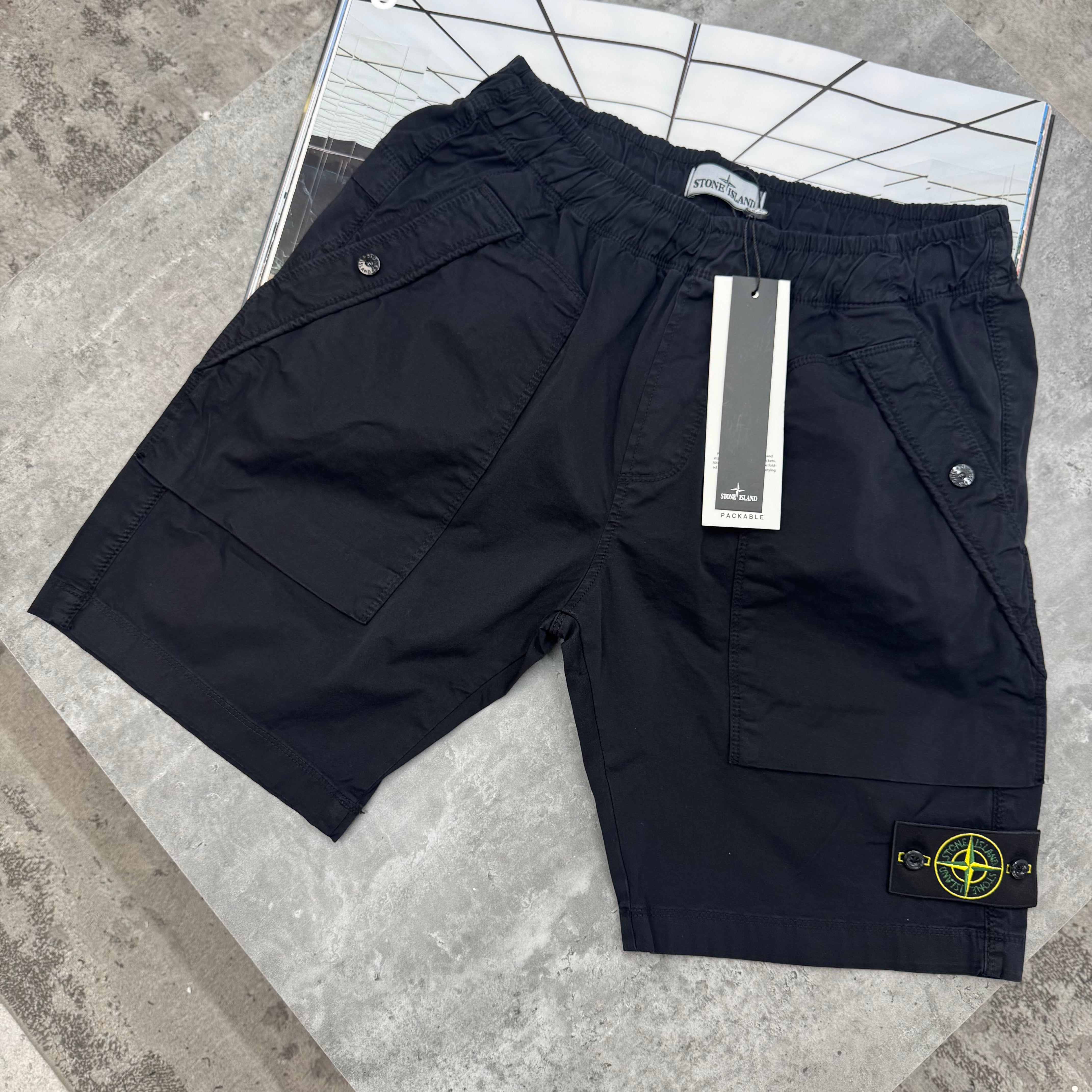 SI - BUTTON POCKET CARGO SHORTS - BLACK