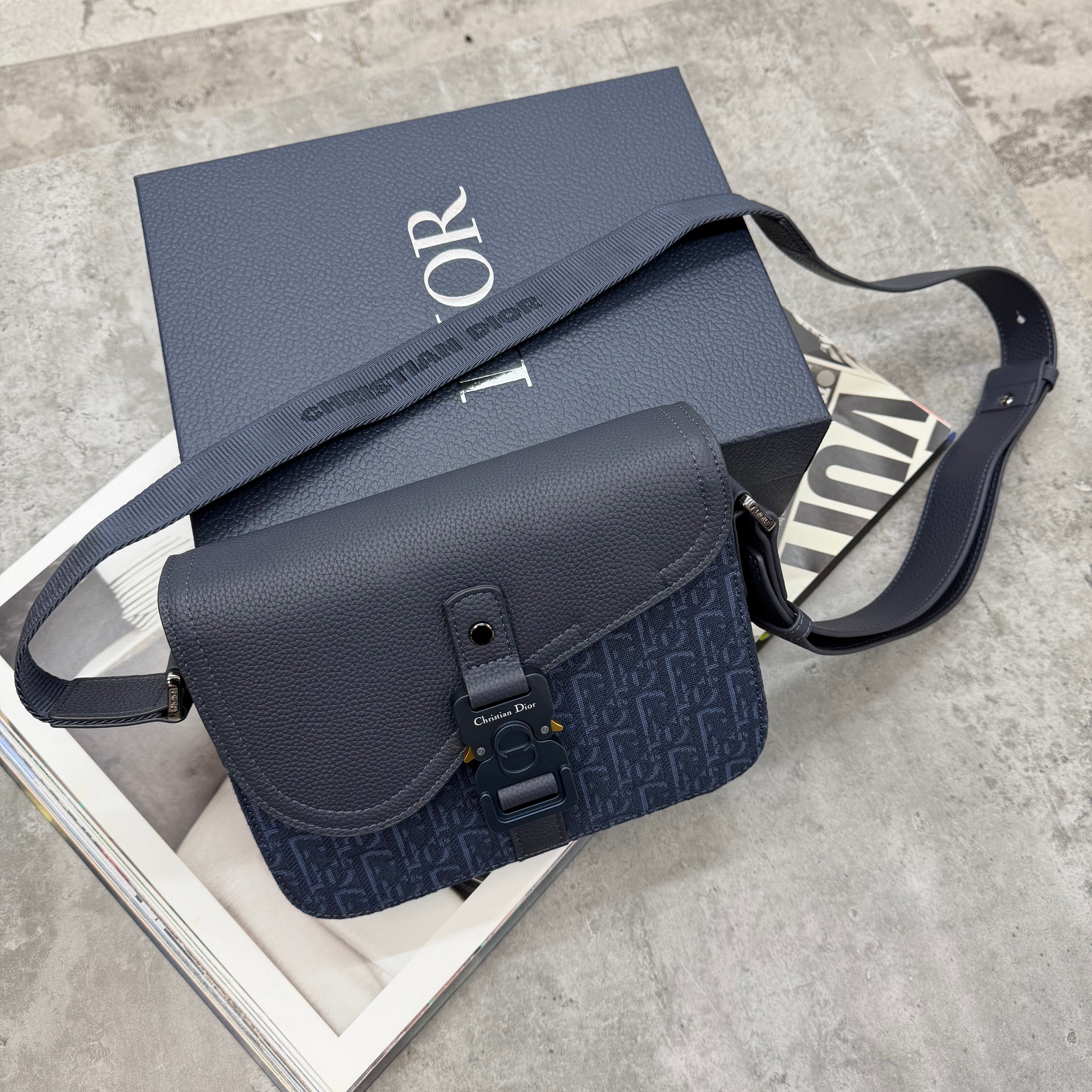 CD - OBLIQUE SADDLE BAG - NAVY