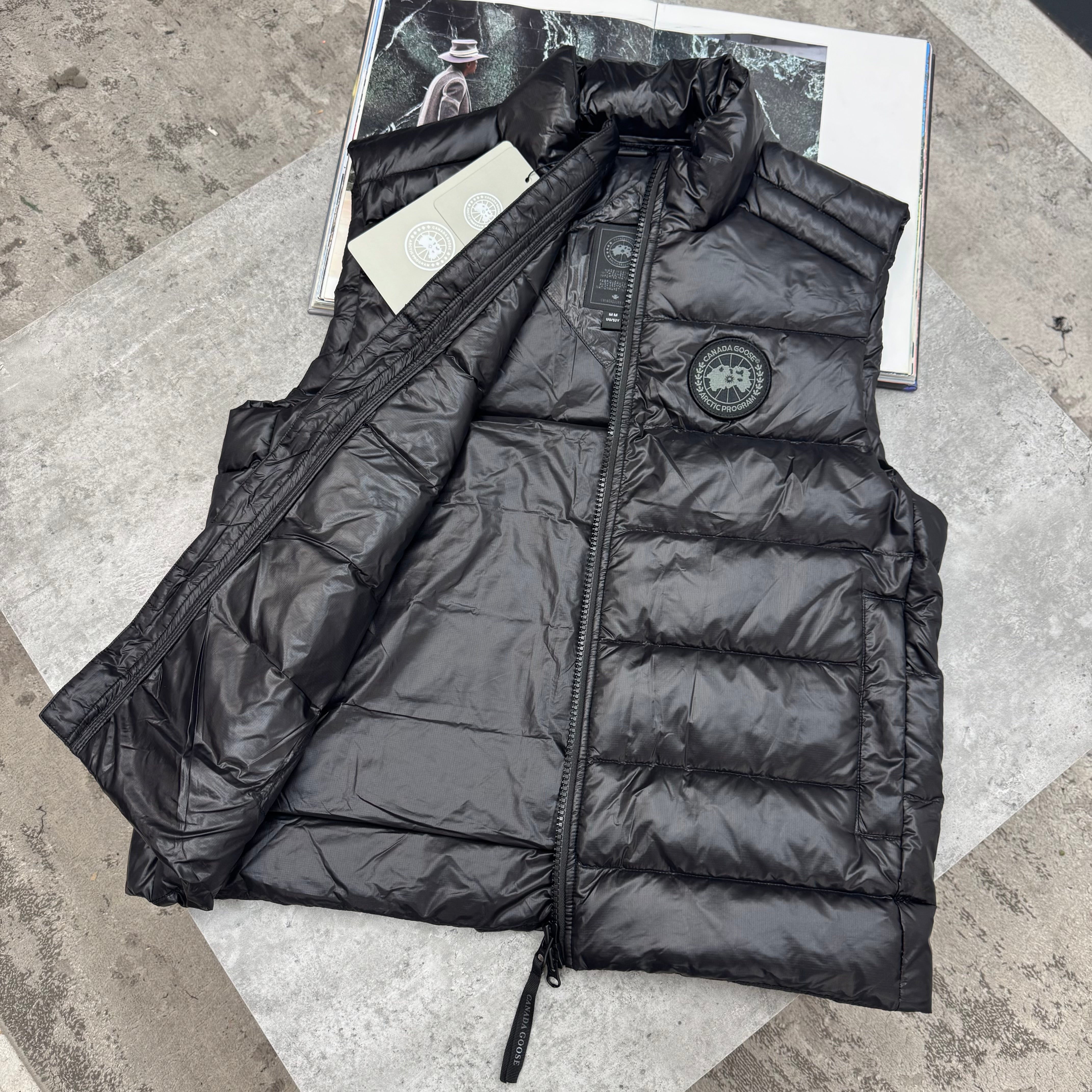 CG - BLACK BADGE CROFTON GILET - BLACK