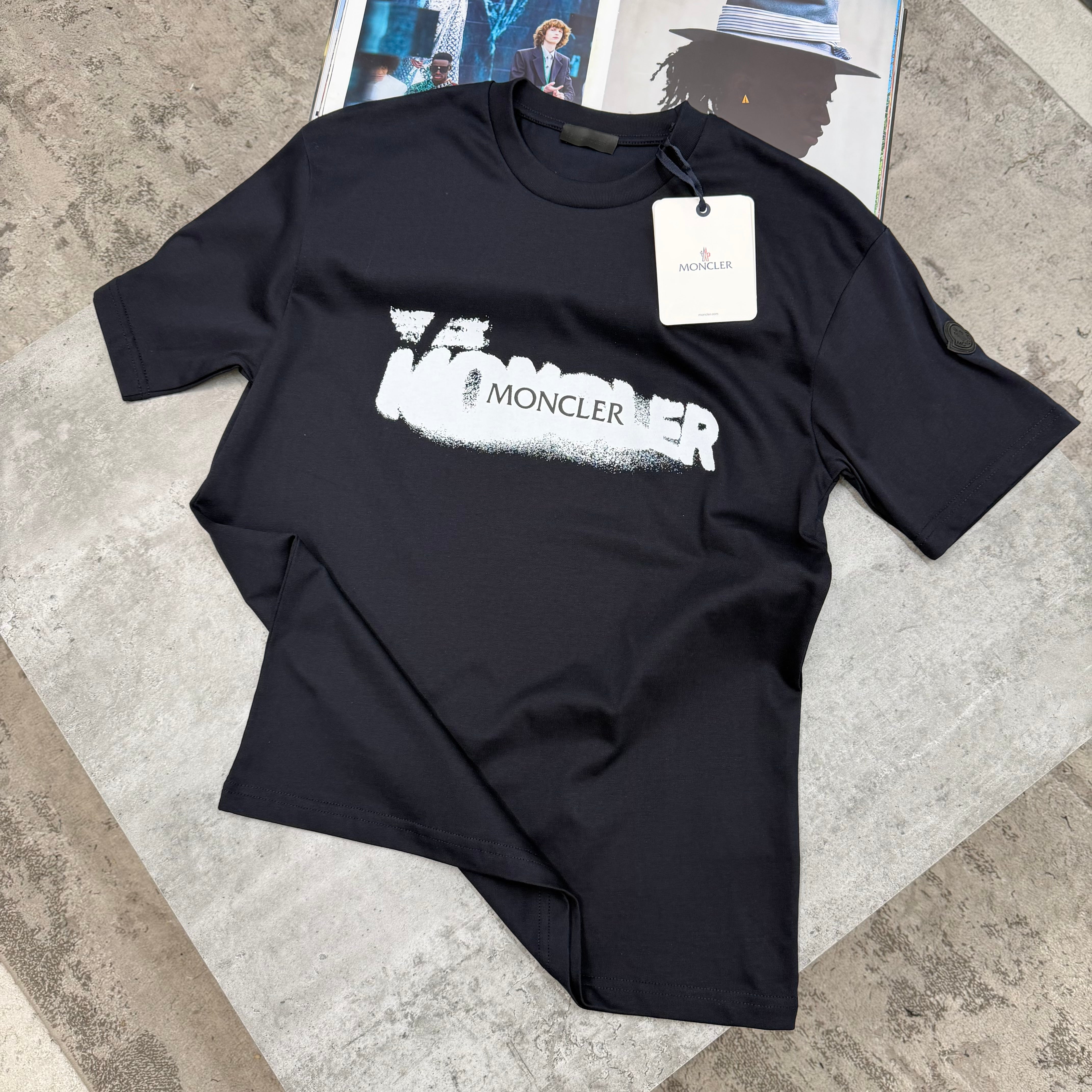 SPRAY LOGO T-SHIRT - NAVY