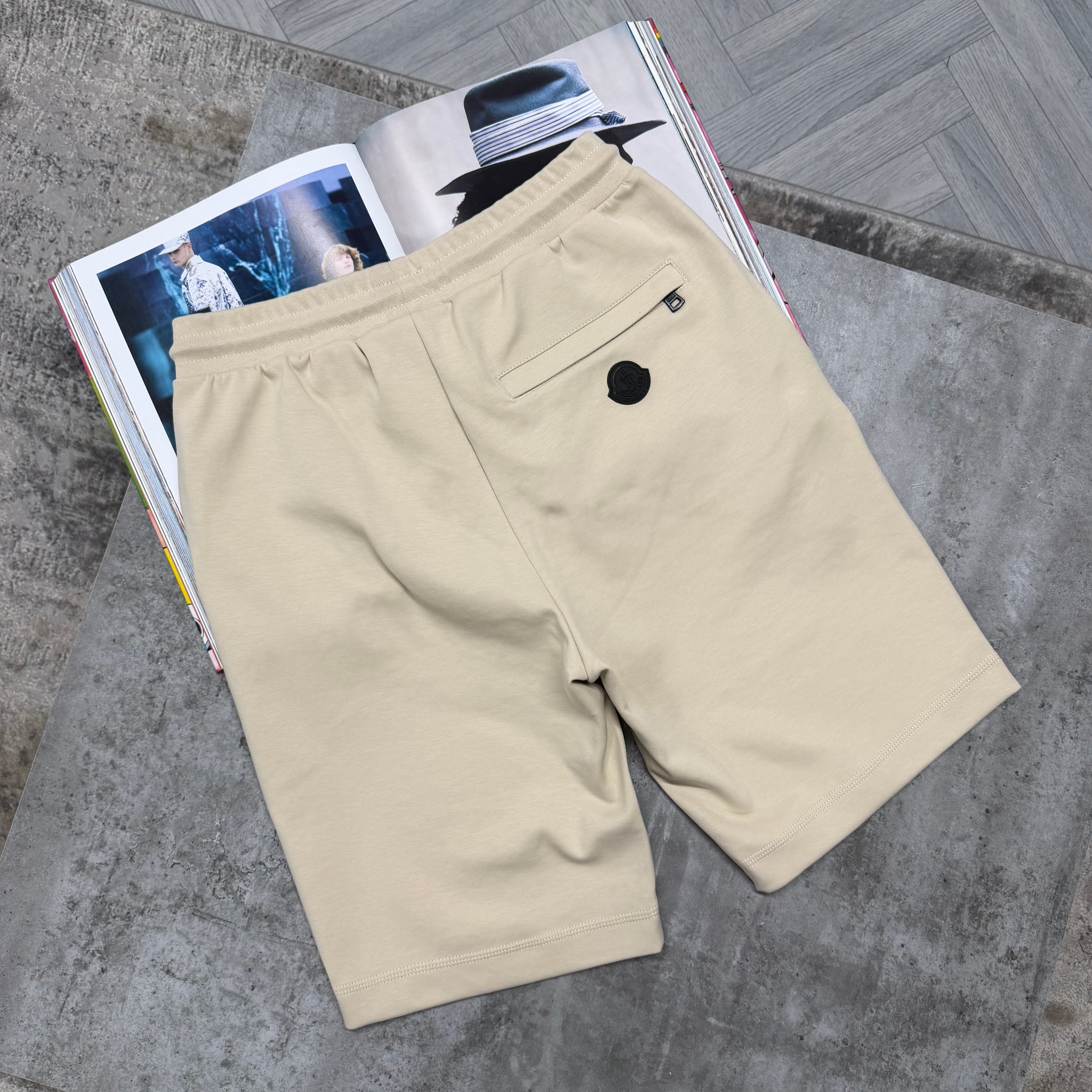 MNCLR SPLIT LOGO COTTON SHORTS - BEIGE