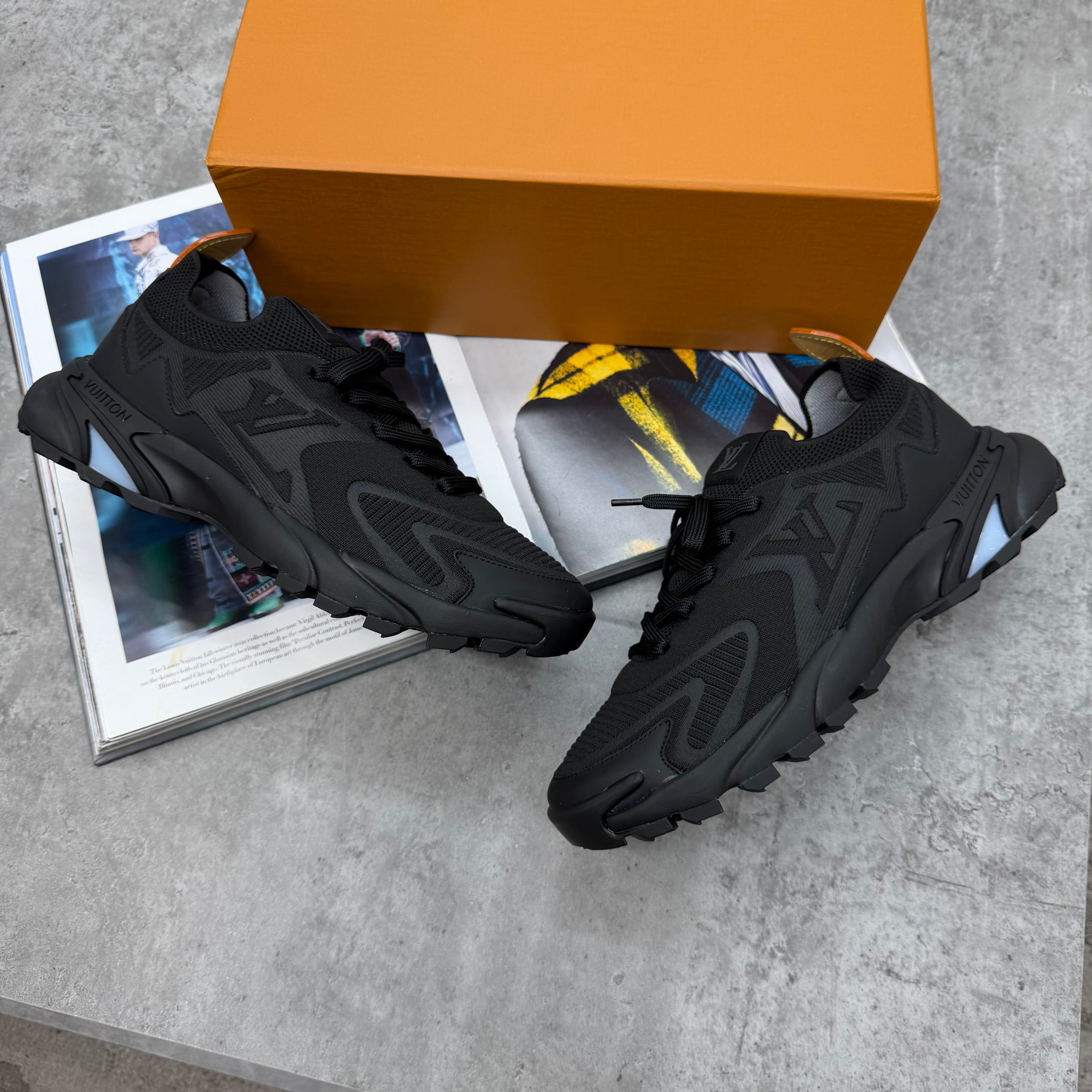 LVE - TACTIC TRAINERS - TRIPLE BLACK