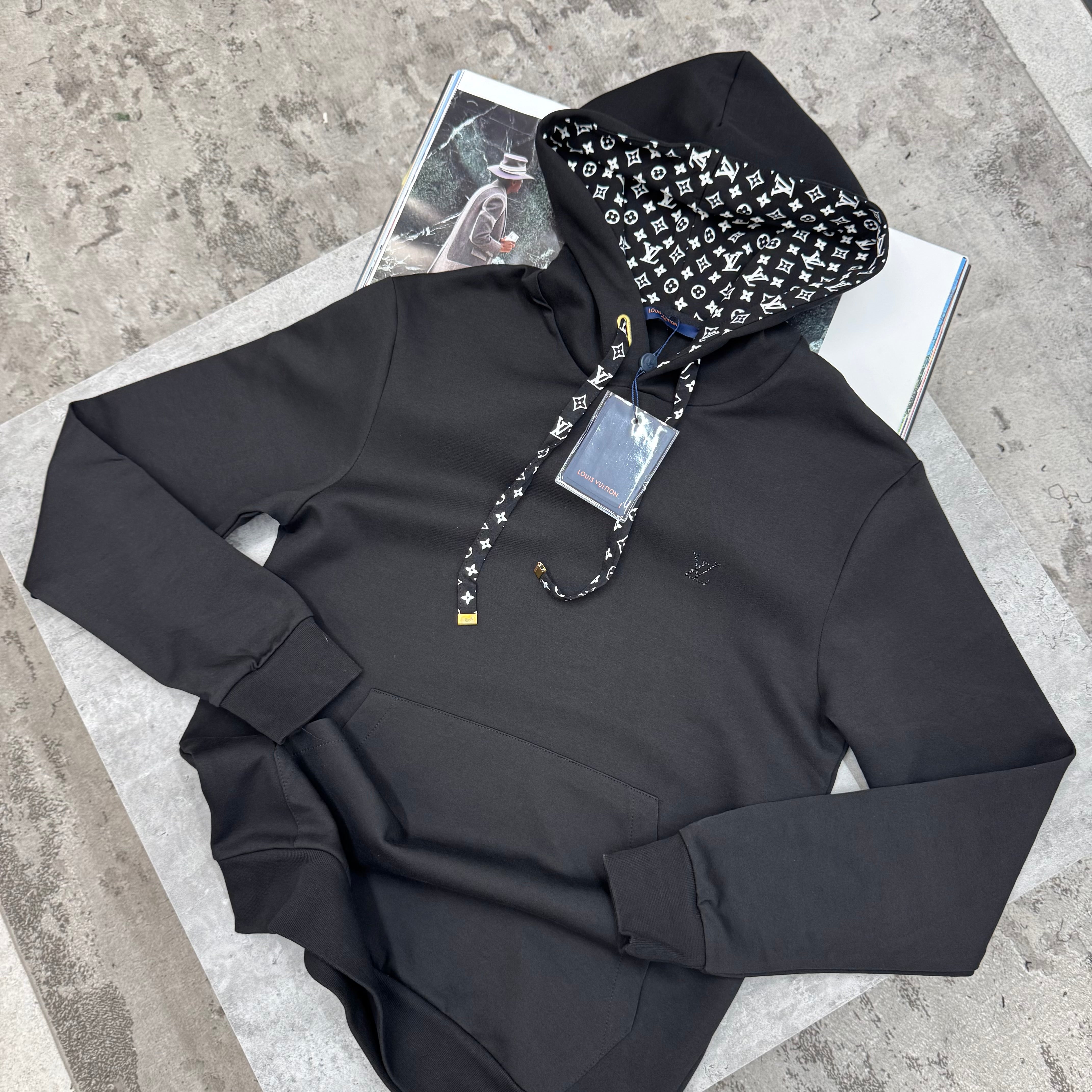 LVE - MONOGRAM HOODIE - BLACK