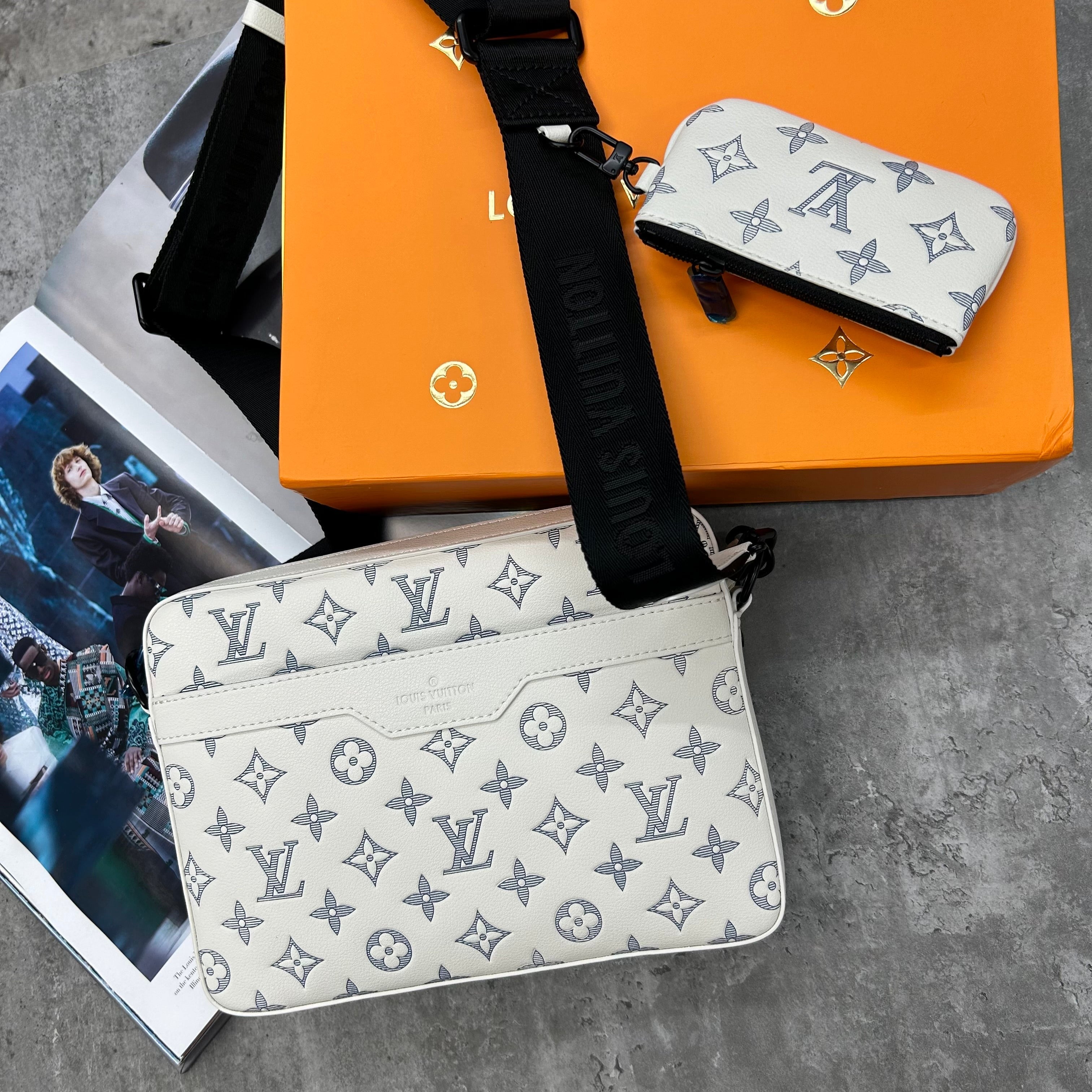 (PRE ORDER) LVE- TRIO - OFF WHITE BAG