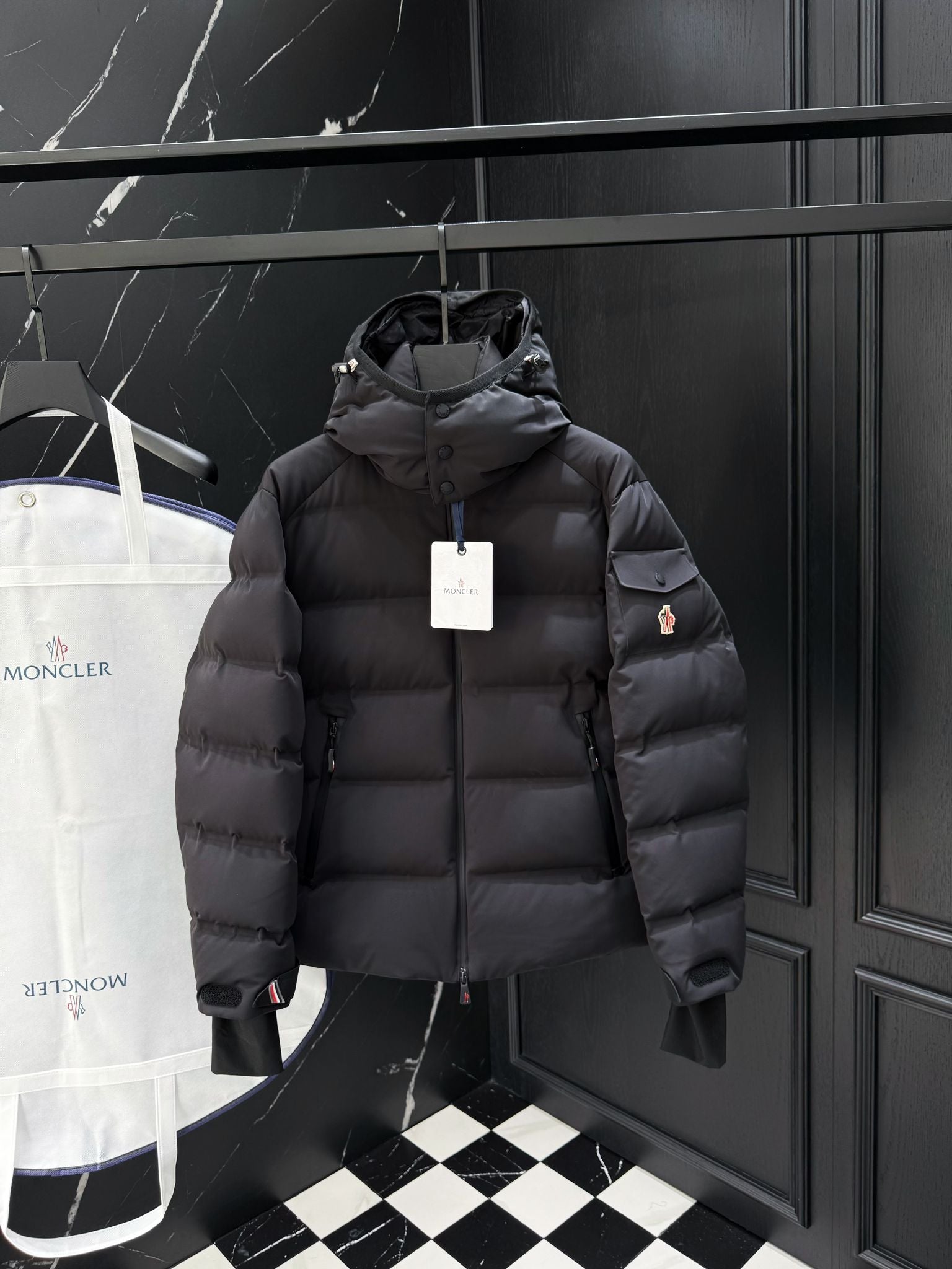(PRE-ORDER) MNCLR - GRENOBLE COAT - BLACK