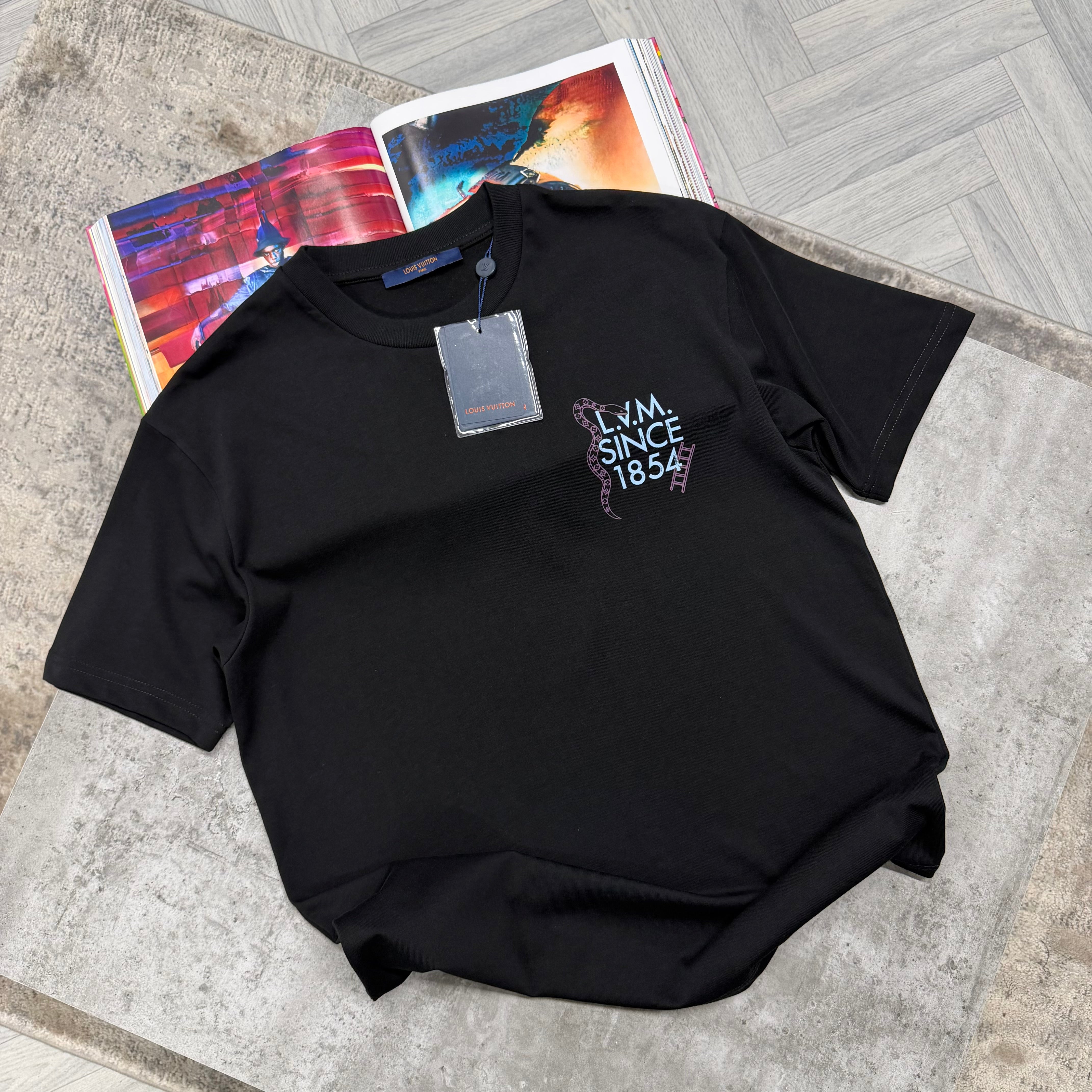 LVE 1854 T SHIRT - BLACK