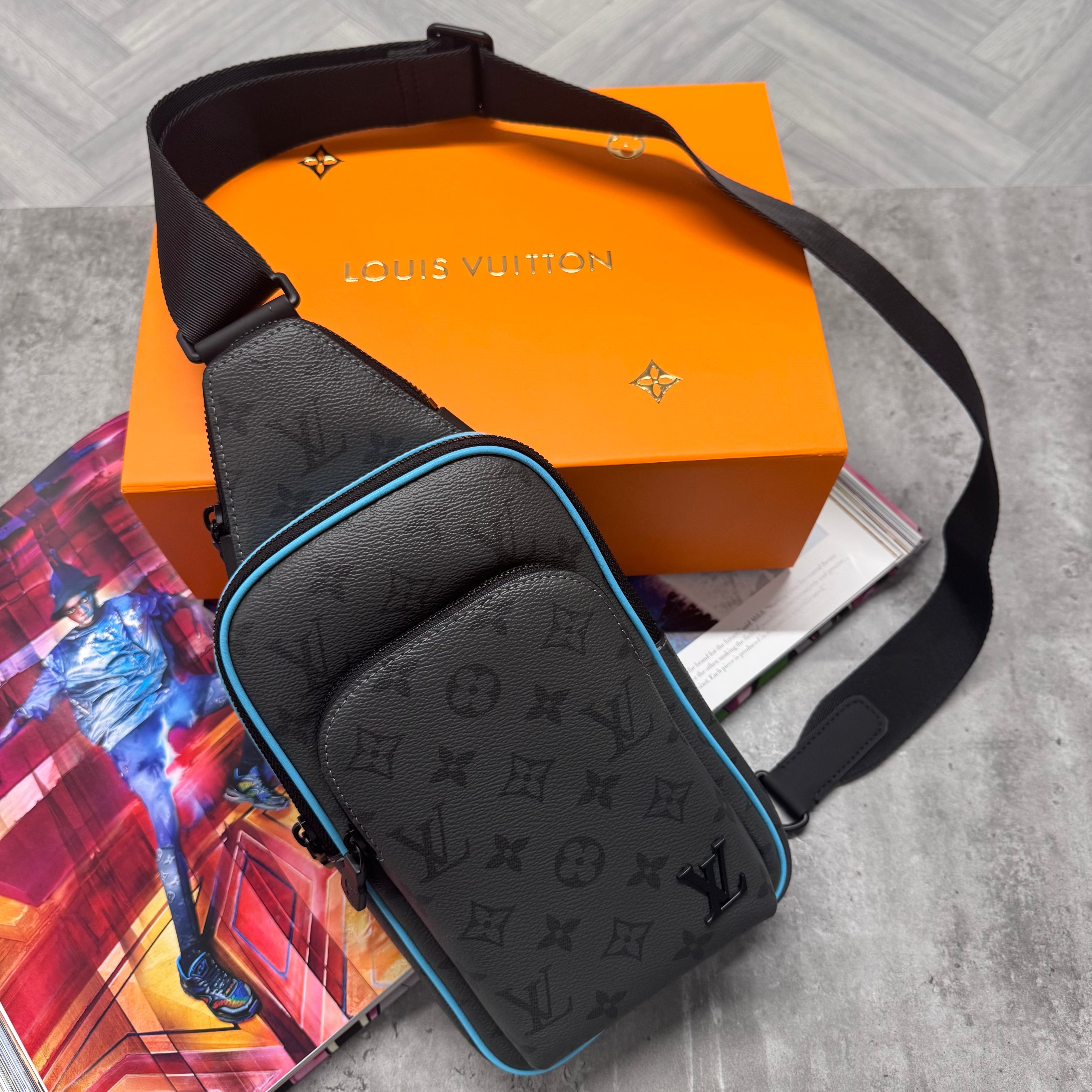 LVE CROSSBODY SLING BAG - AQUA