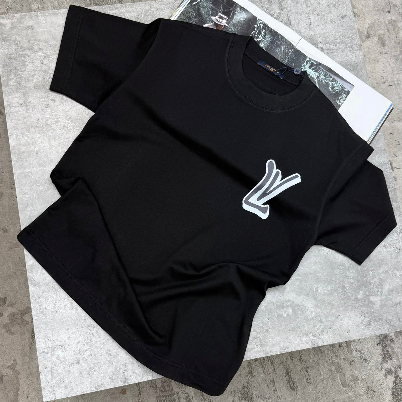 LVE - T-SHIRT - BLACK