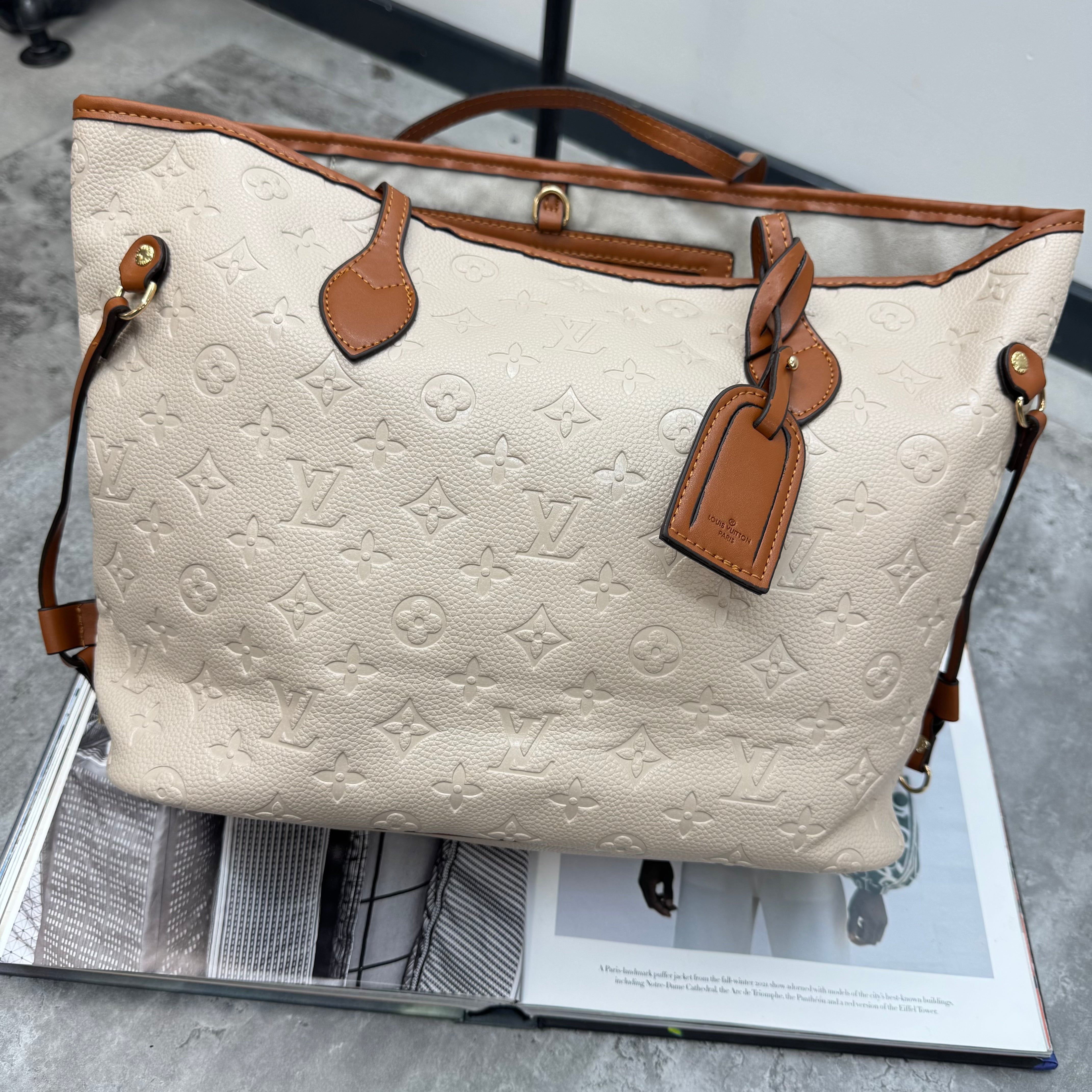 LVE - NEVERFULL TOTE BAG SMALL MONO - CREAM