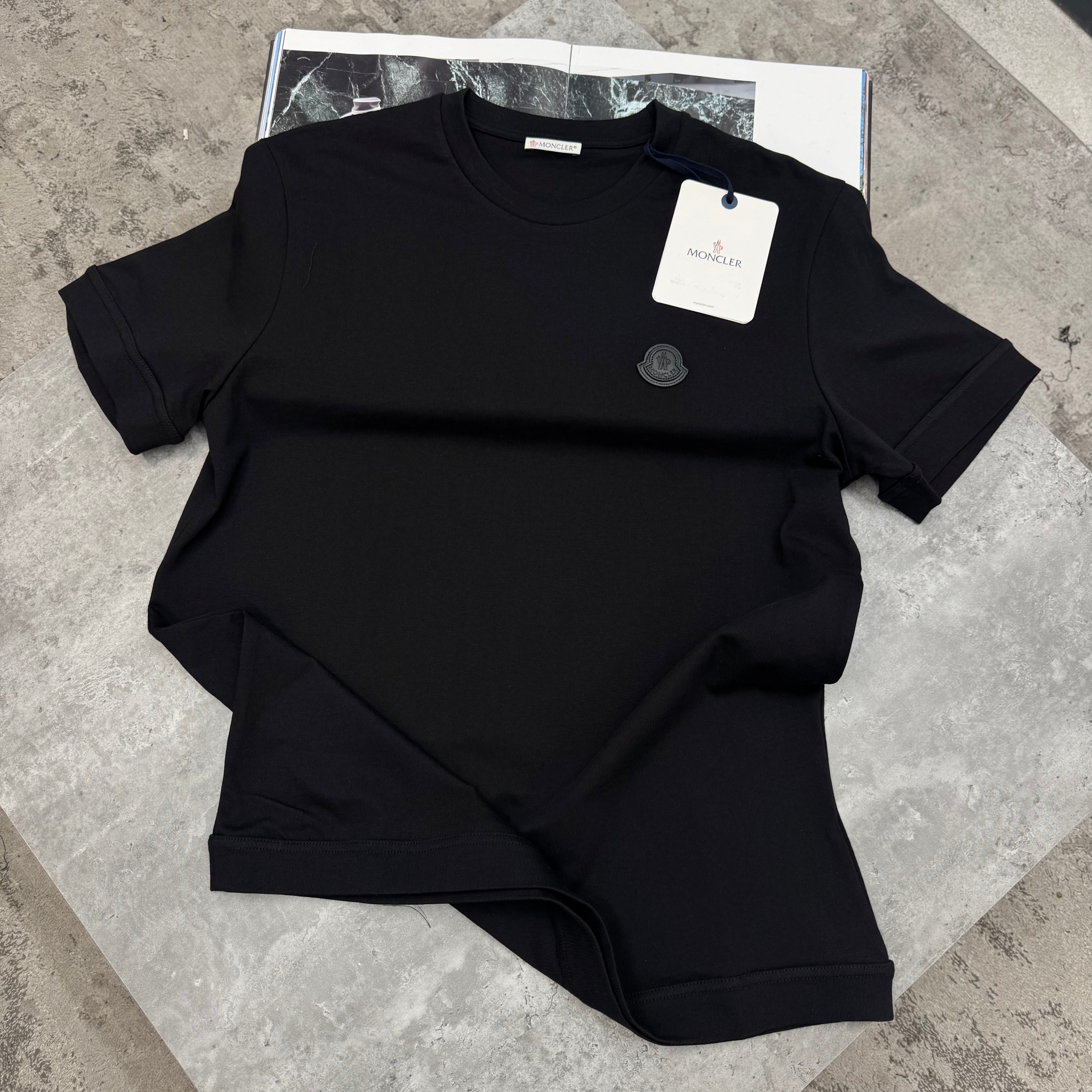 MNCLR - LAYERED BADGE T-SHIRT - BLACK