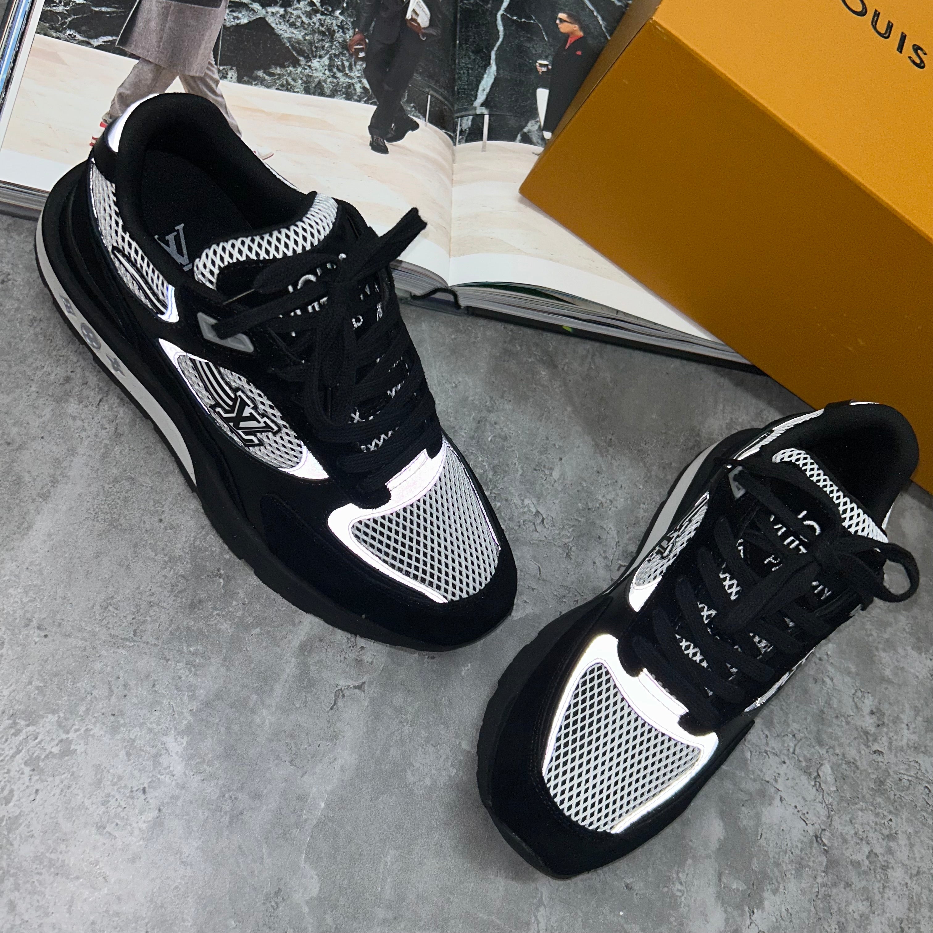 LVE TRAINERS (PRE-ORDER)