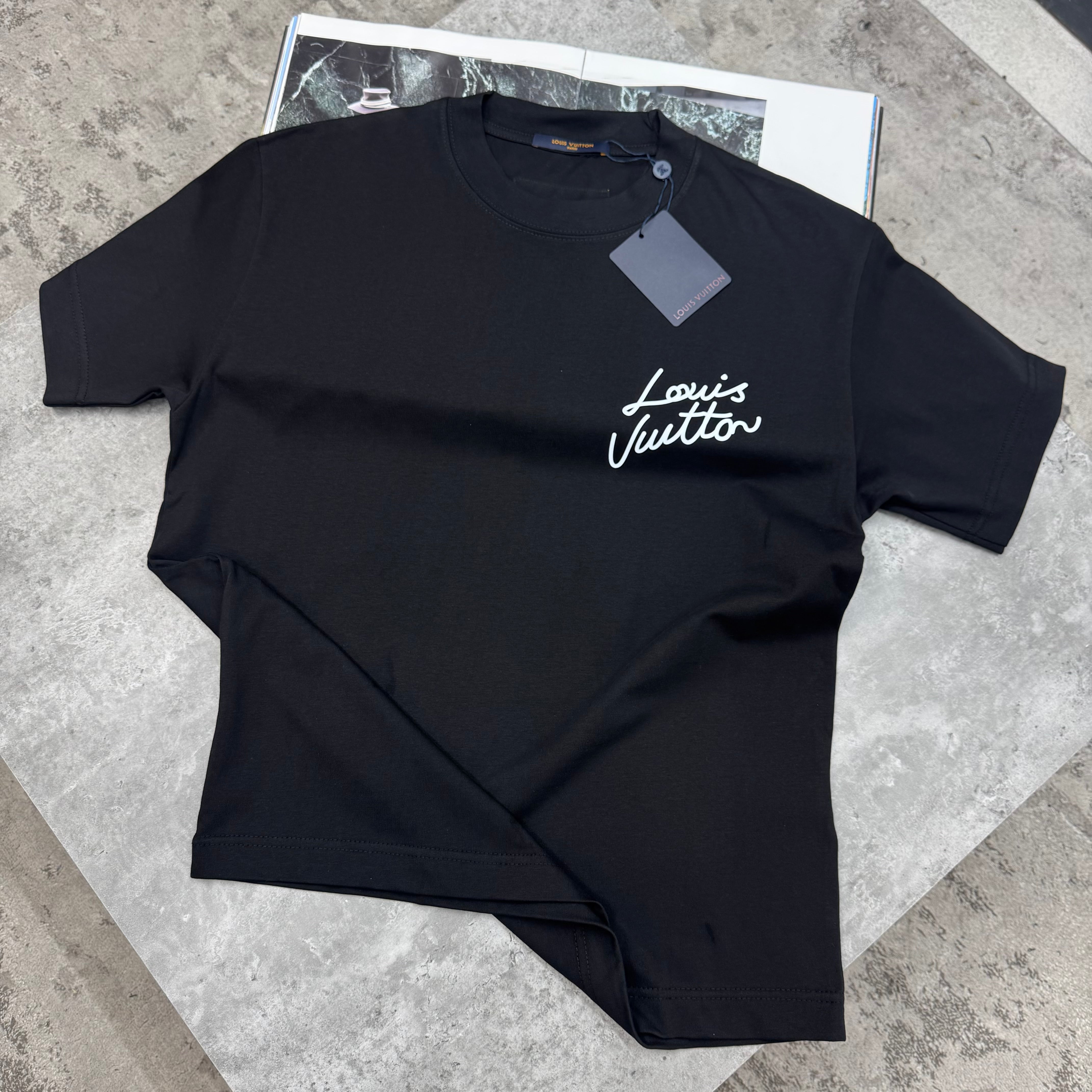 LVE - T-SHIRT - BLACK