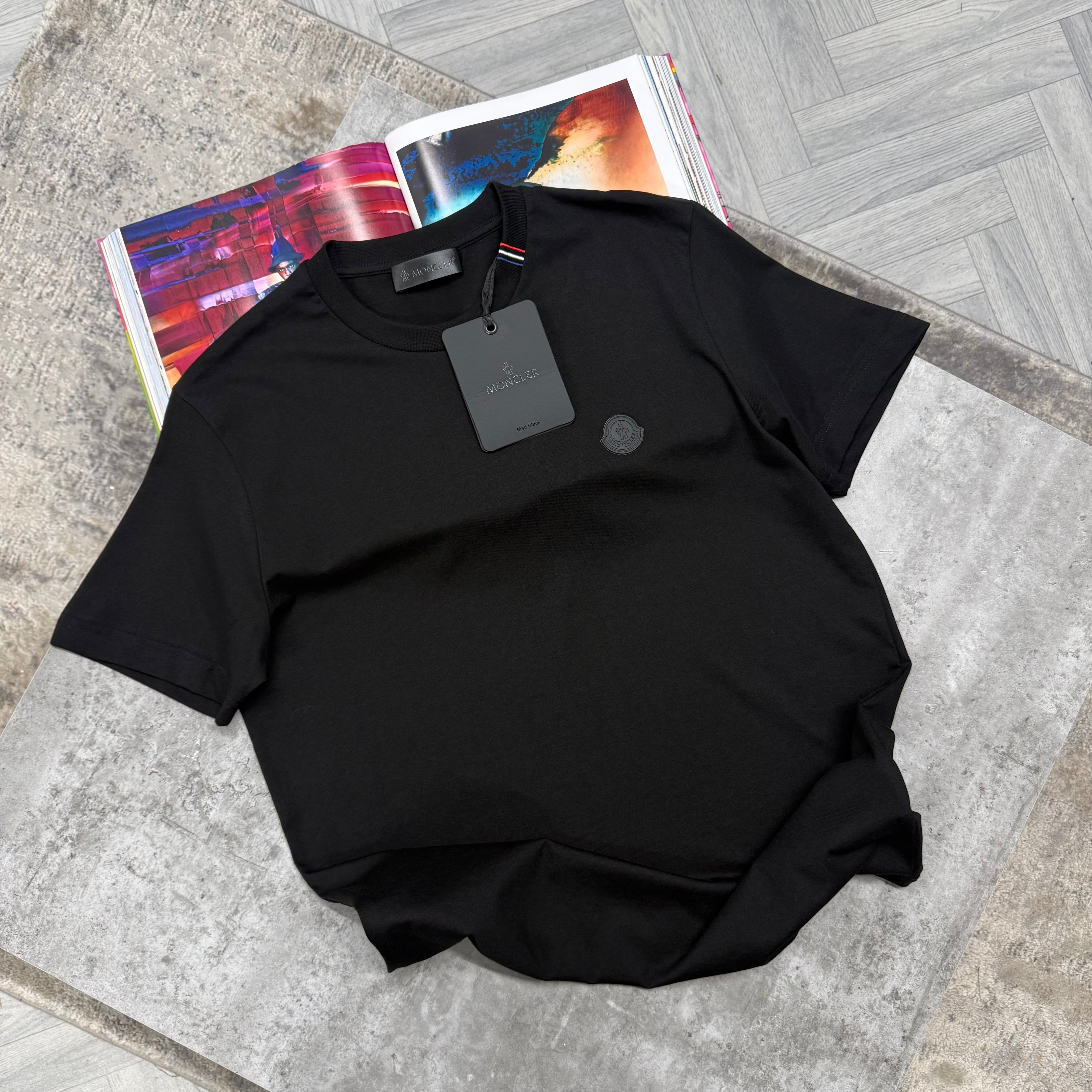 MNCLR BLACK BADGE T SHIRT - BLACK