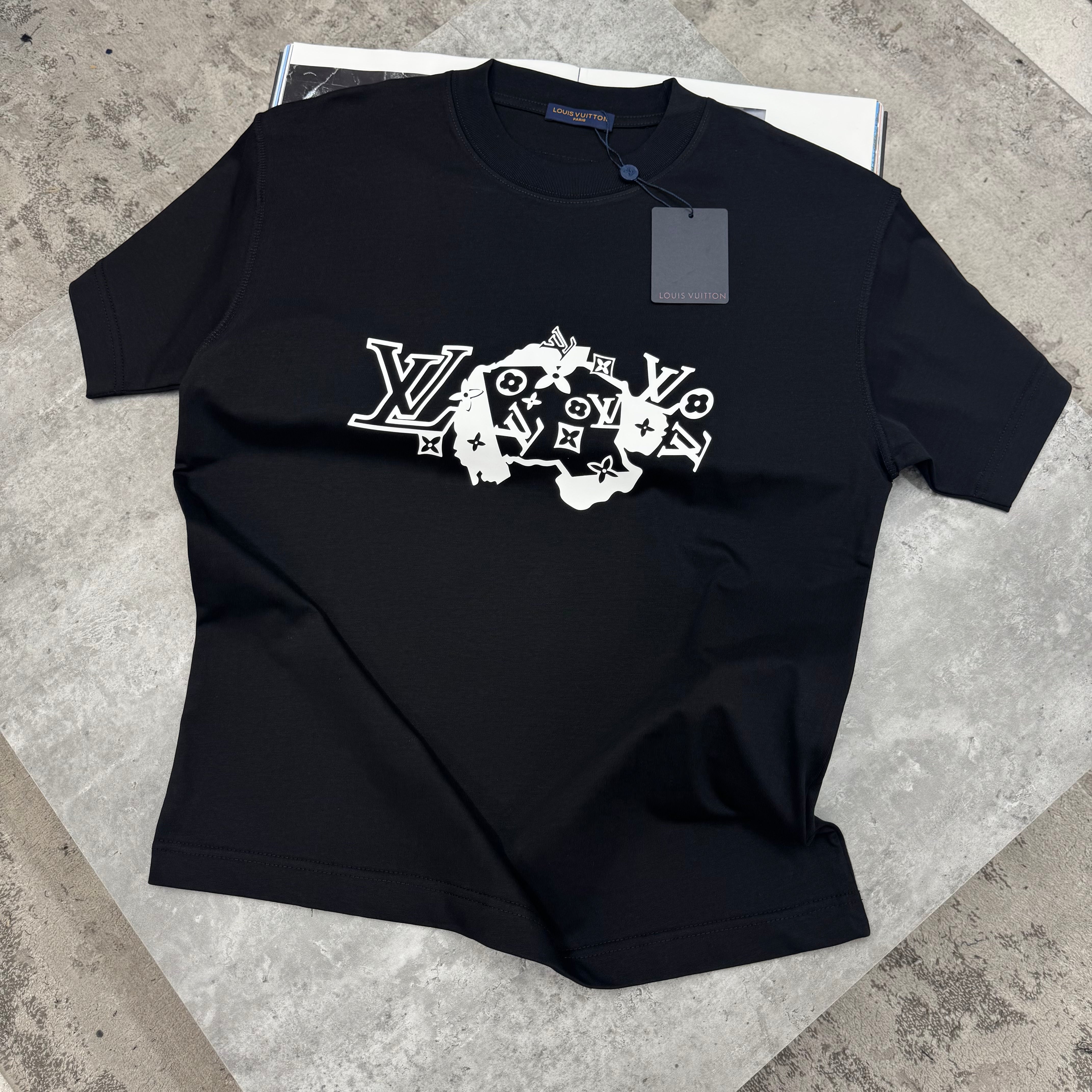 LVE - T-SHIRT - BLACK