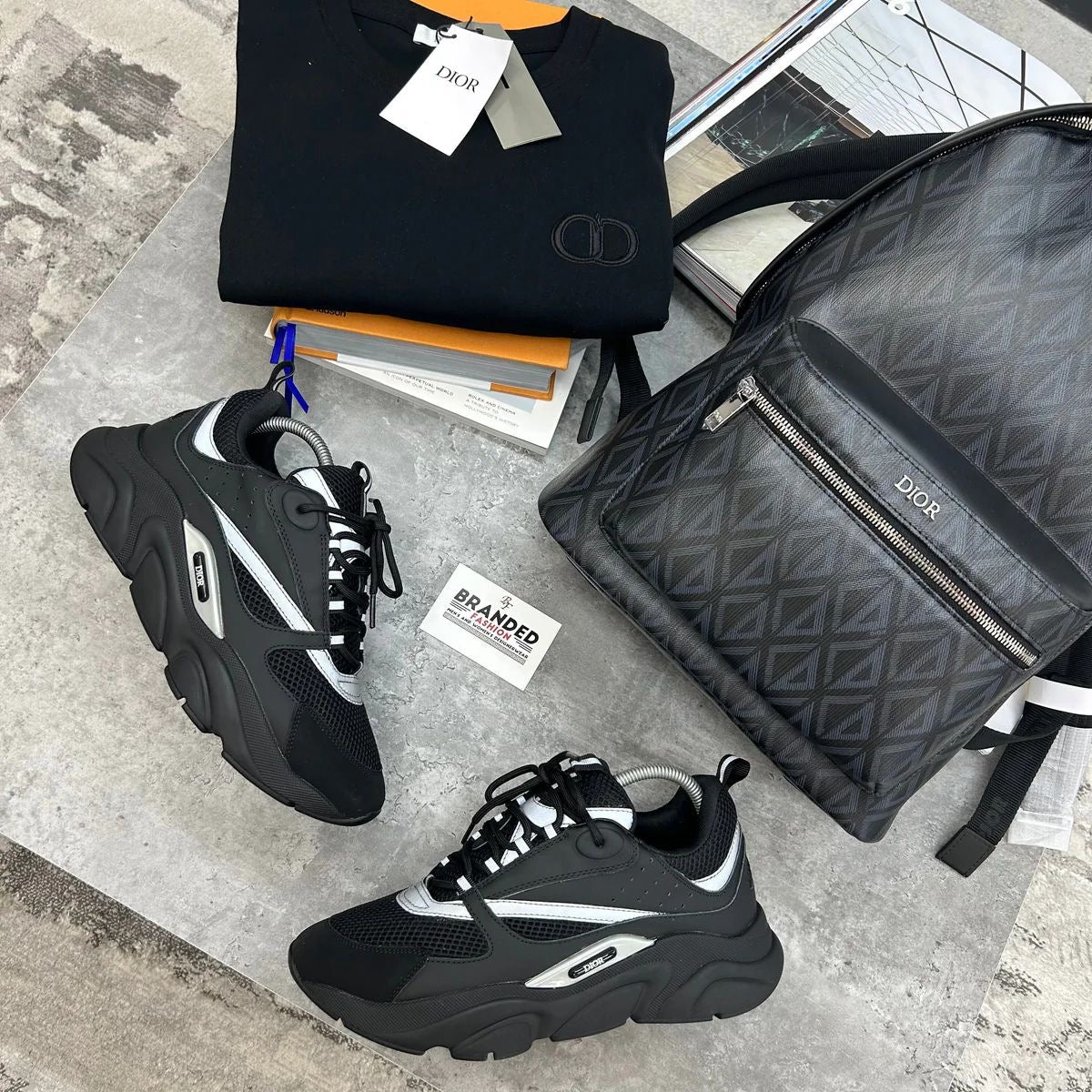 B22 - TRAINERS - BLACK