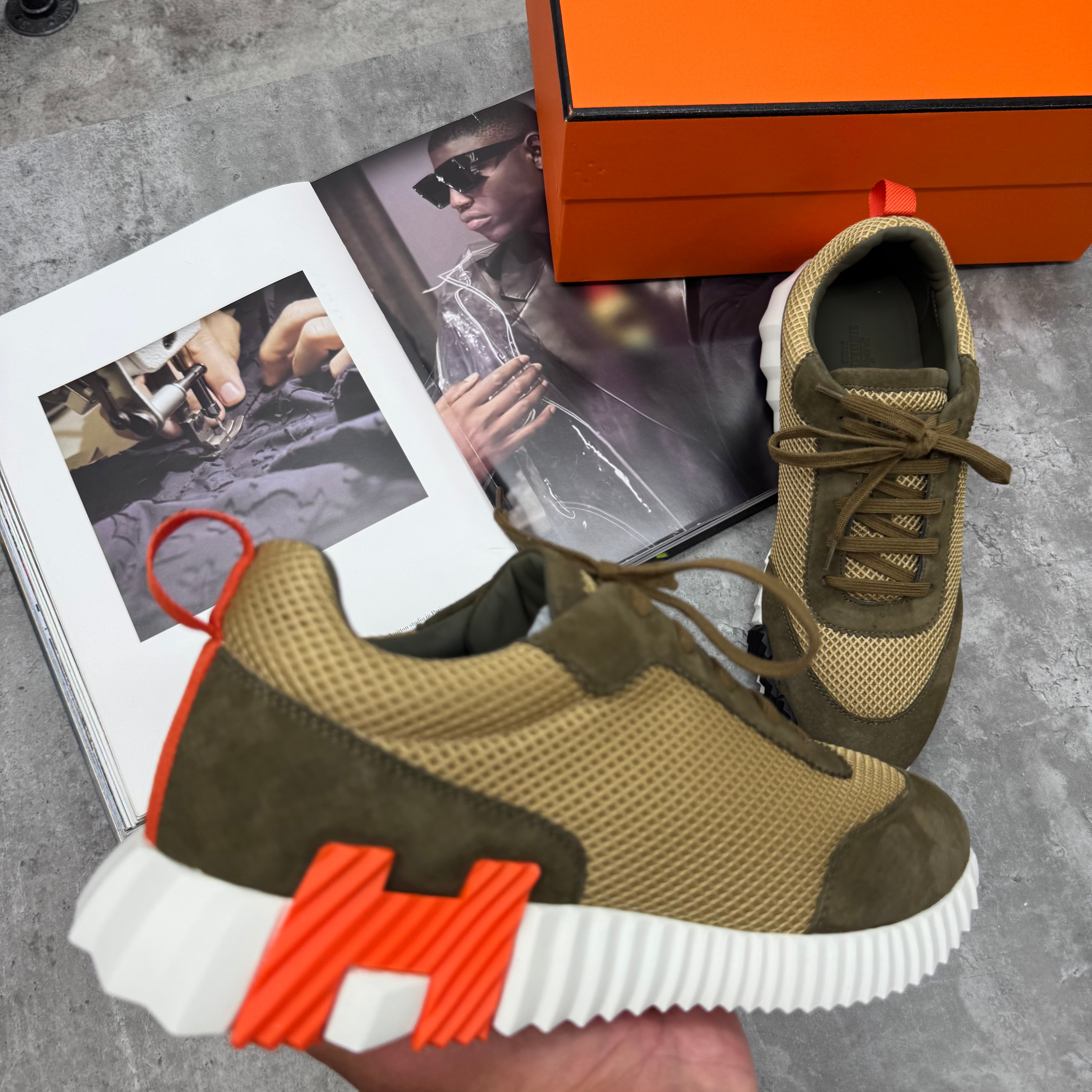 HMES - TRAINERS - KHAKI