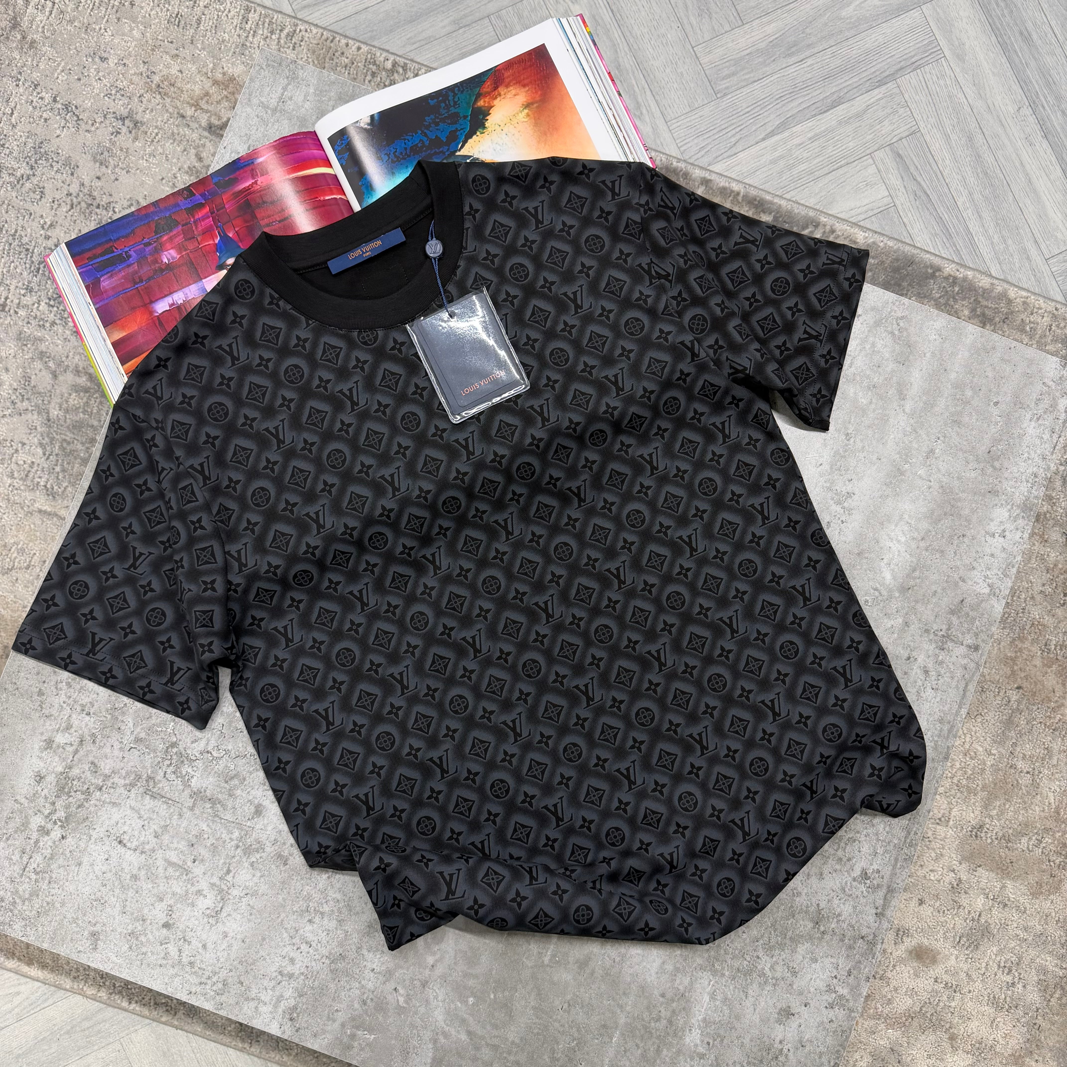 LVE MONOGRAM T SHIRT - BLACK