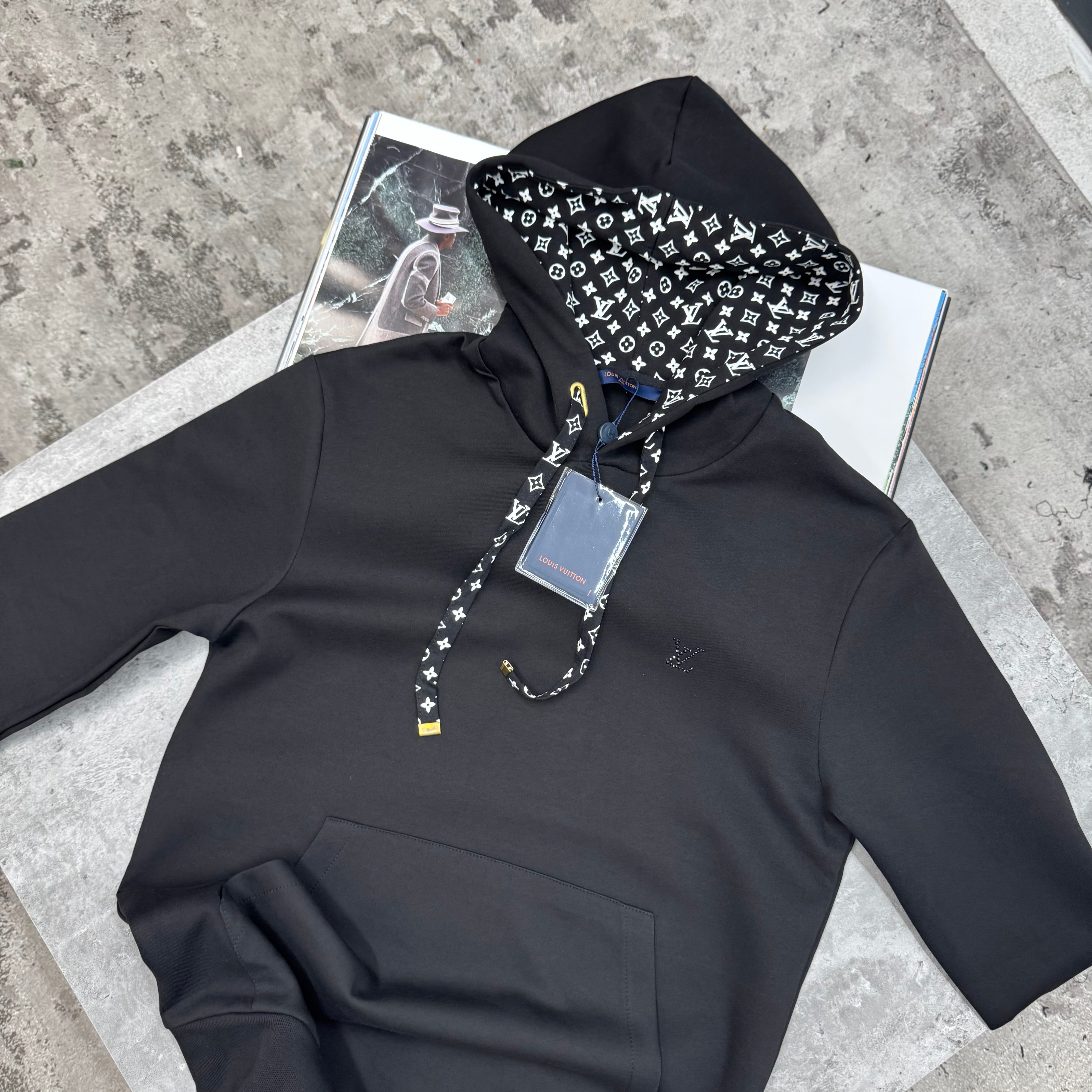 LVE - MONOGRAM HOODIE - BLACK