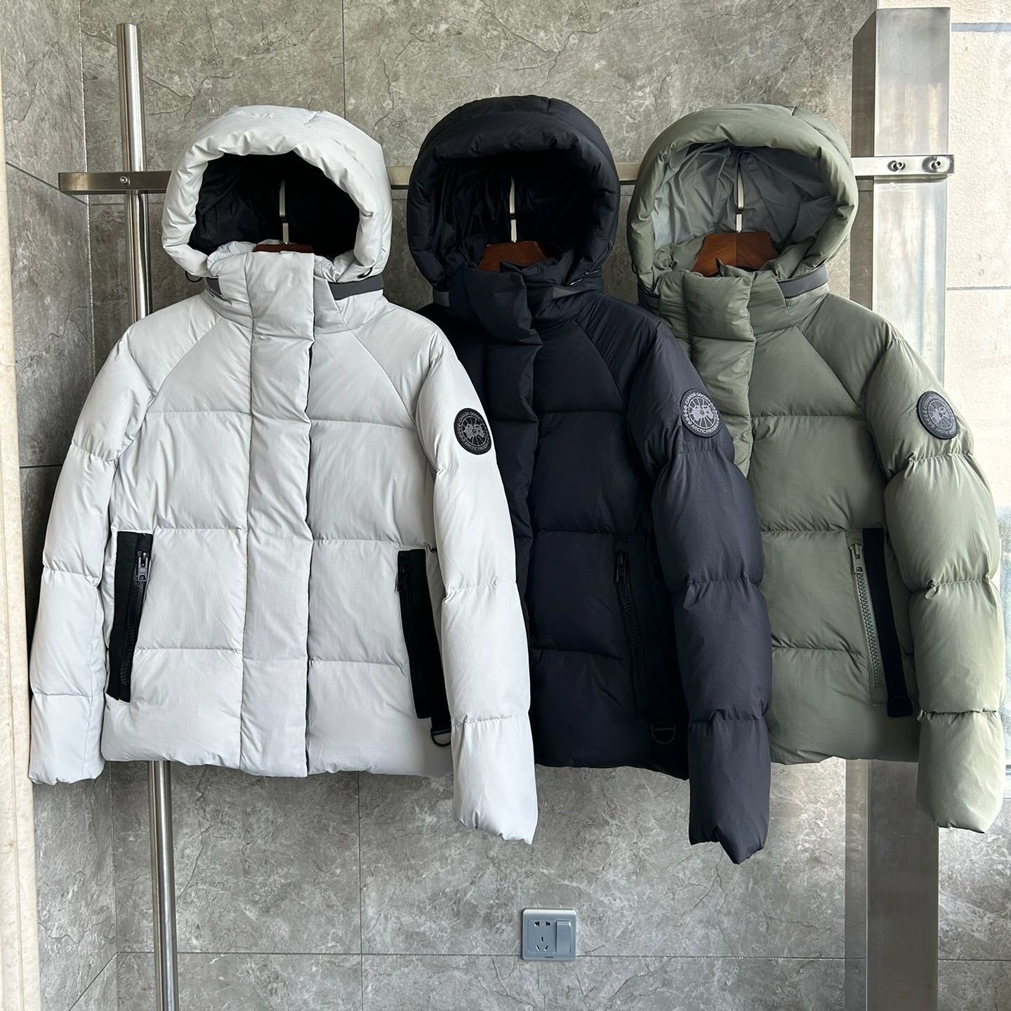 (PRE-ORDER) CG - BLACK BADGE WOMENS COAT