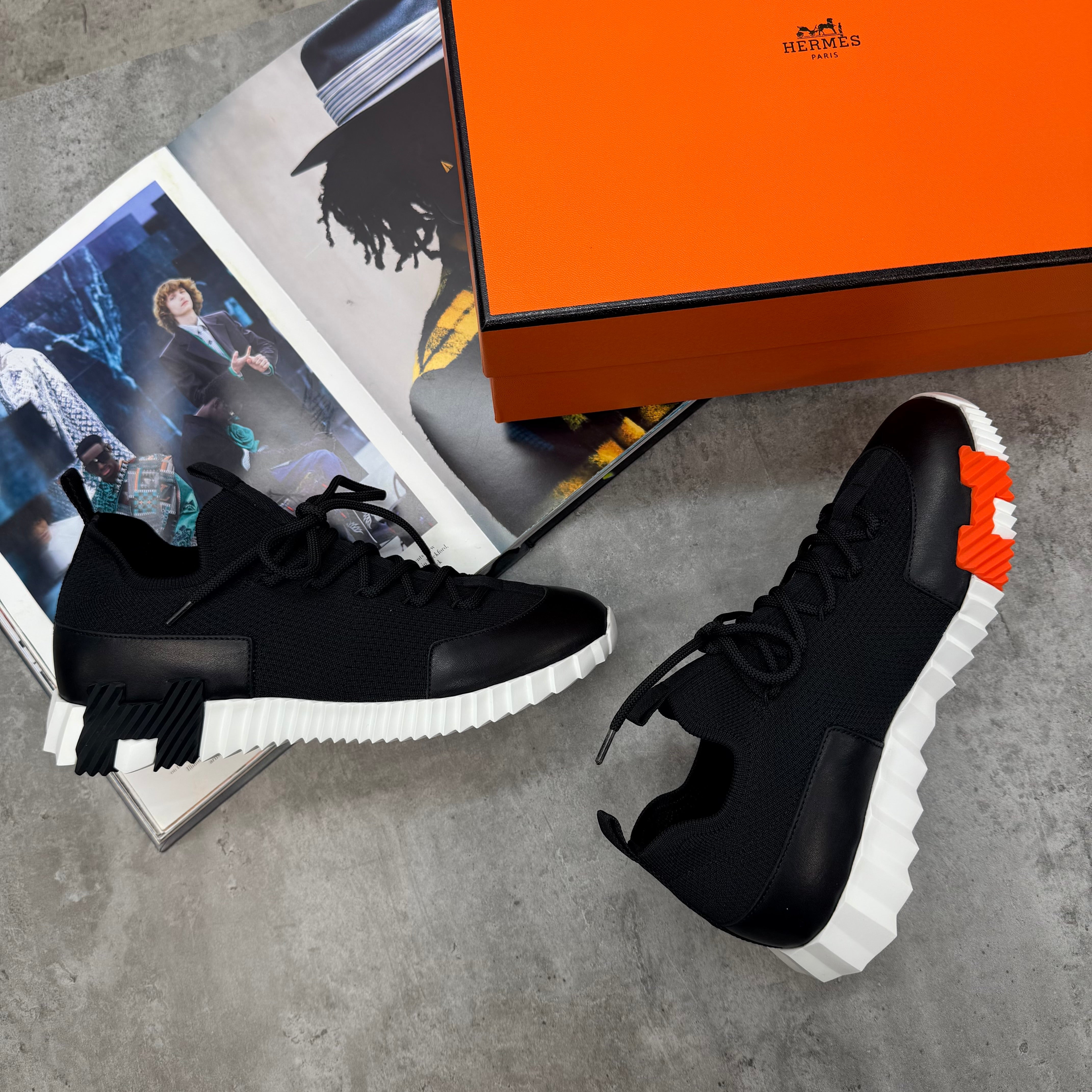 HMES - TRAINERS - BLACK/WHITE