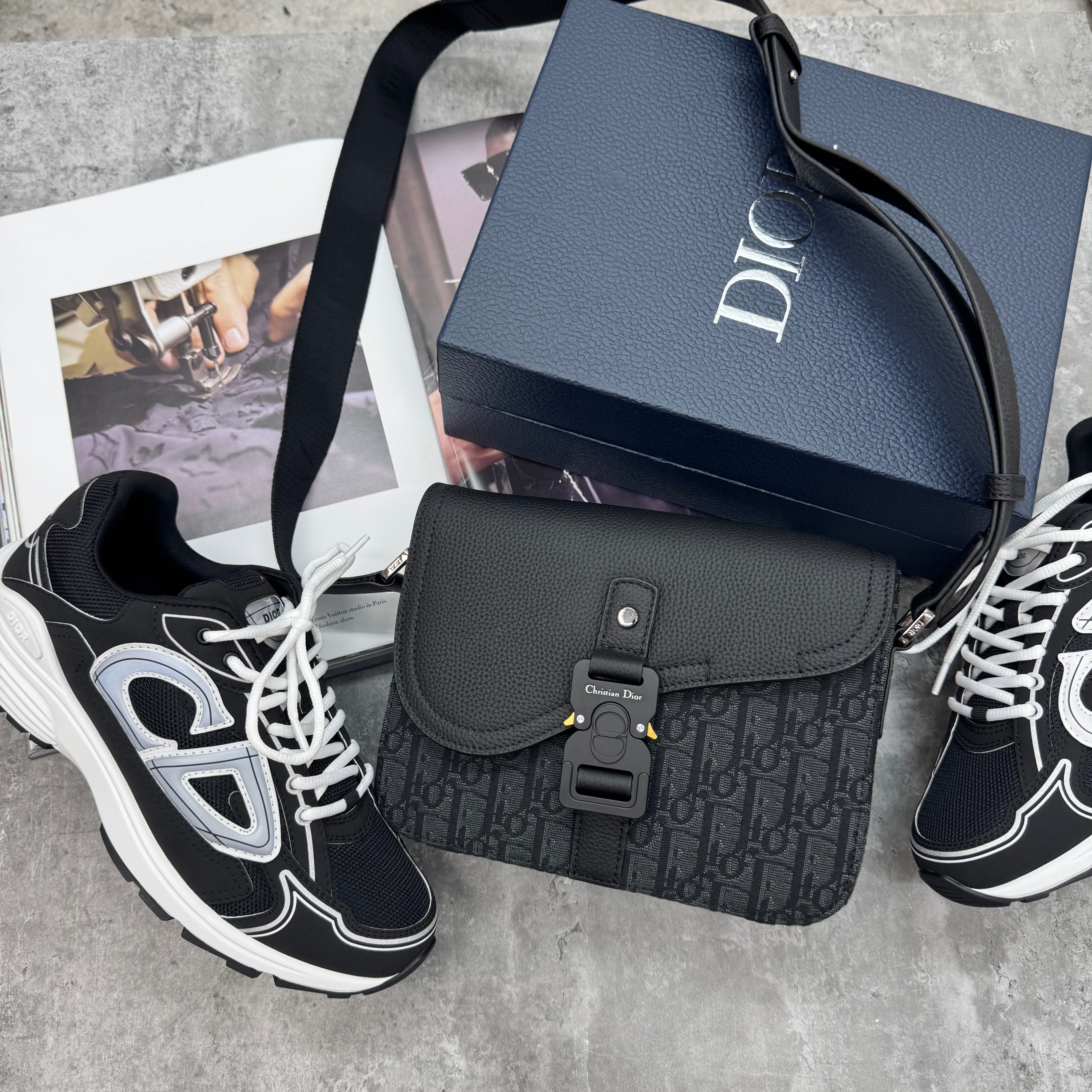 CD - OBLIQUE SADDLE BAG - BLACK