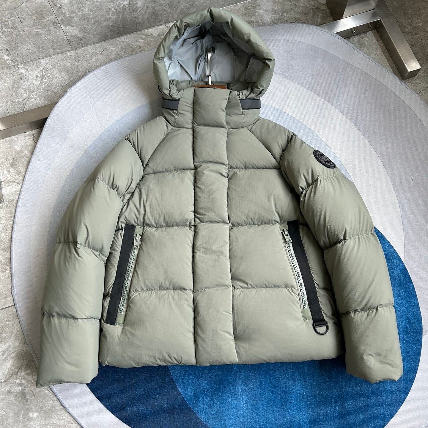 (PRE-ORDER) CG - BLACK BADGE WOMENS COAT
