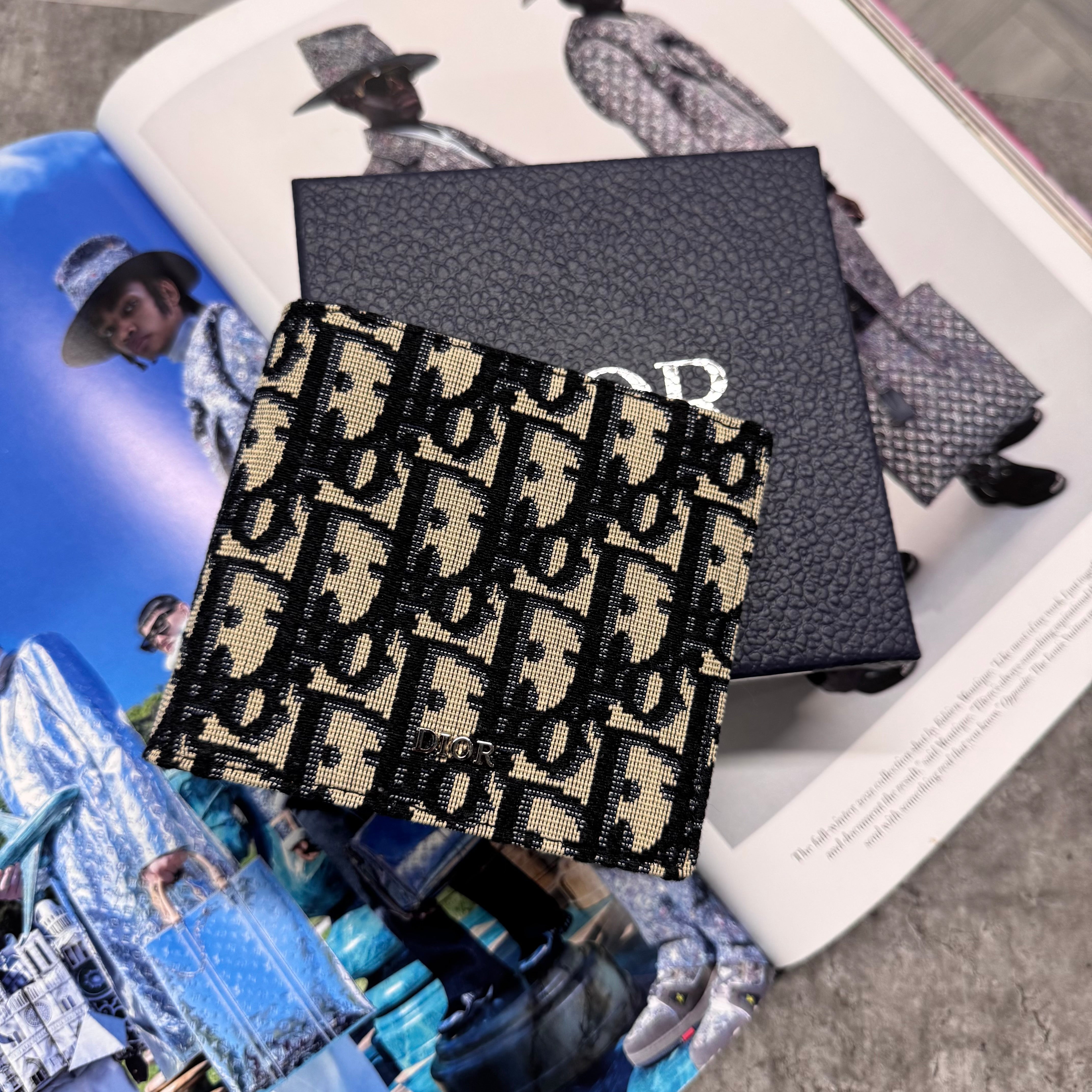 (PRE ORDER) CD OBLIQUE WALLET - CREAM