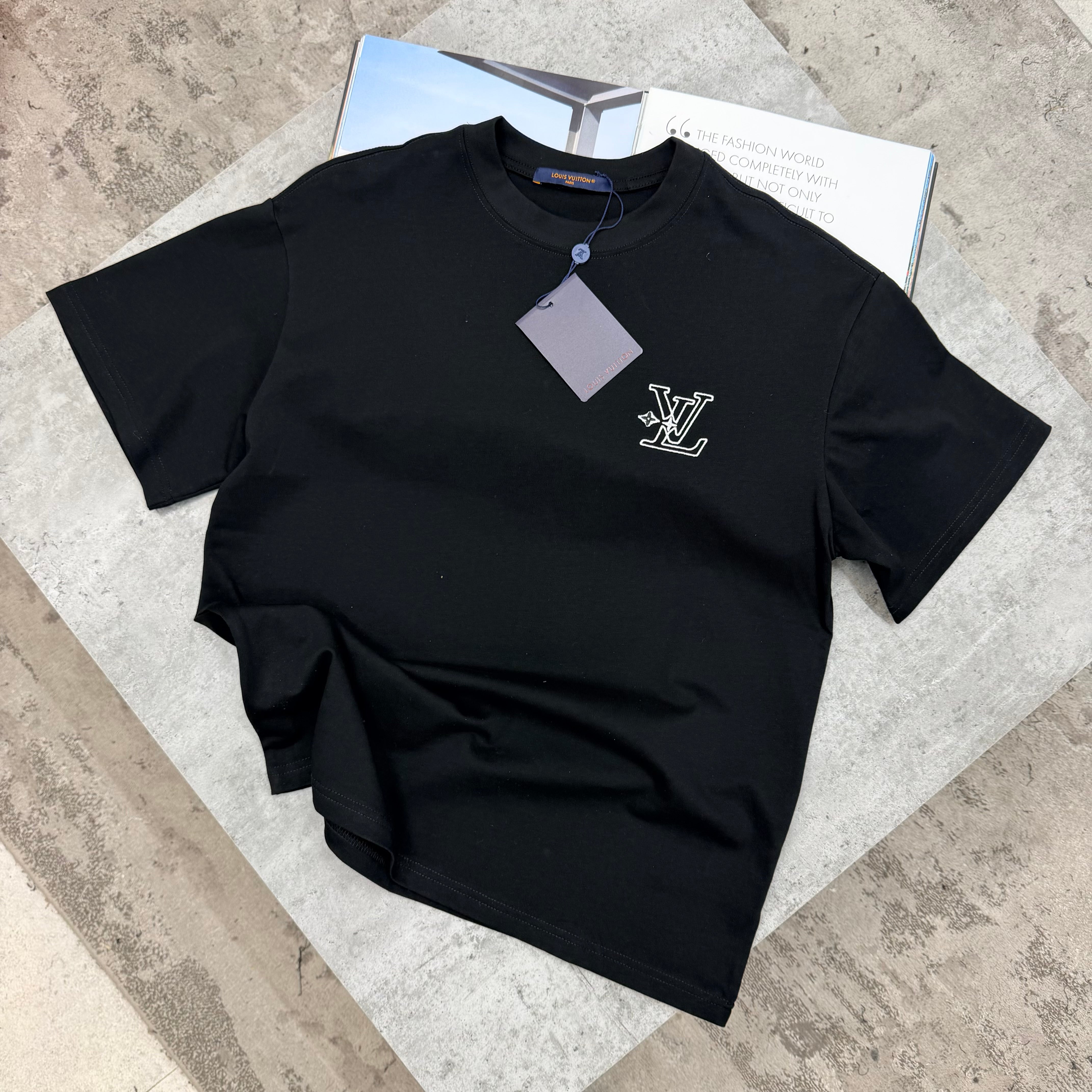 LVE - T-SHIRT - BLACK