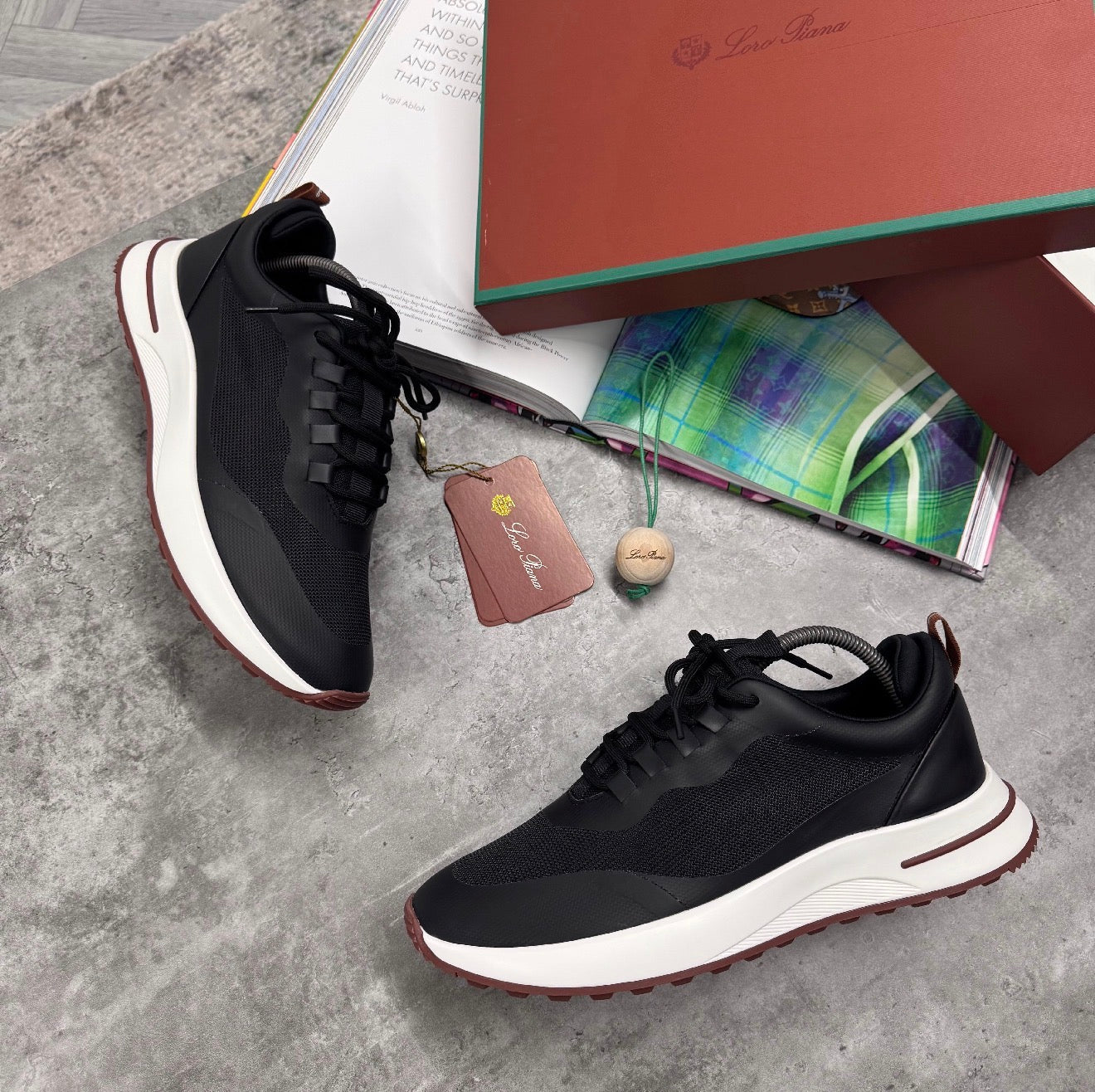 LORO LEATHER TRAINER - BLACK