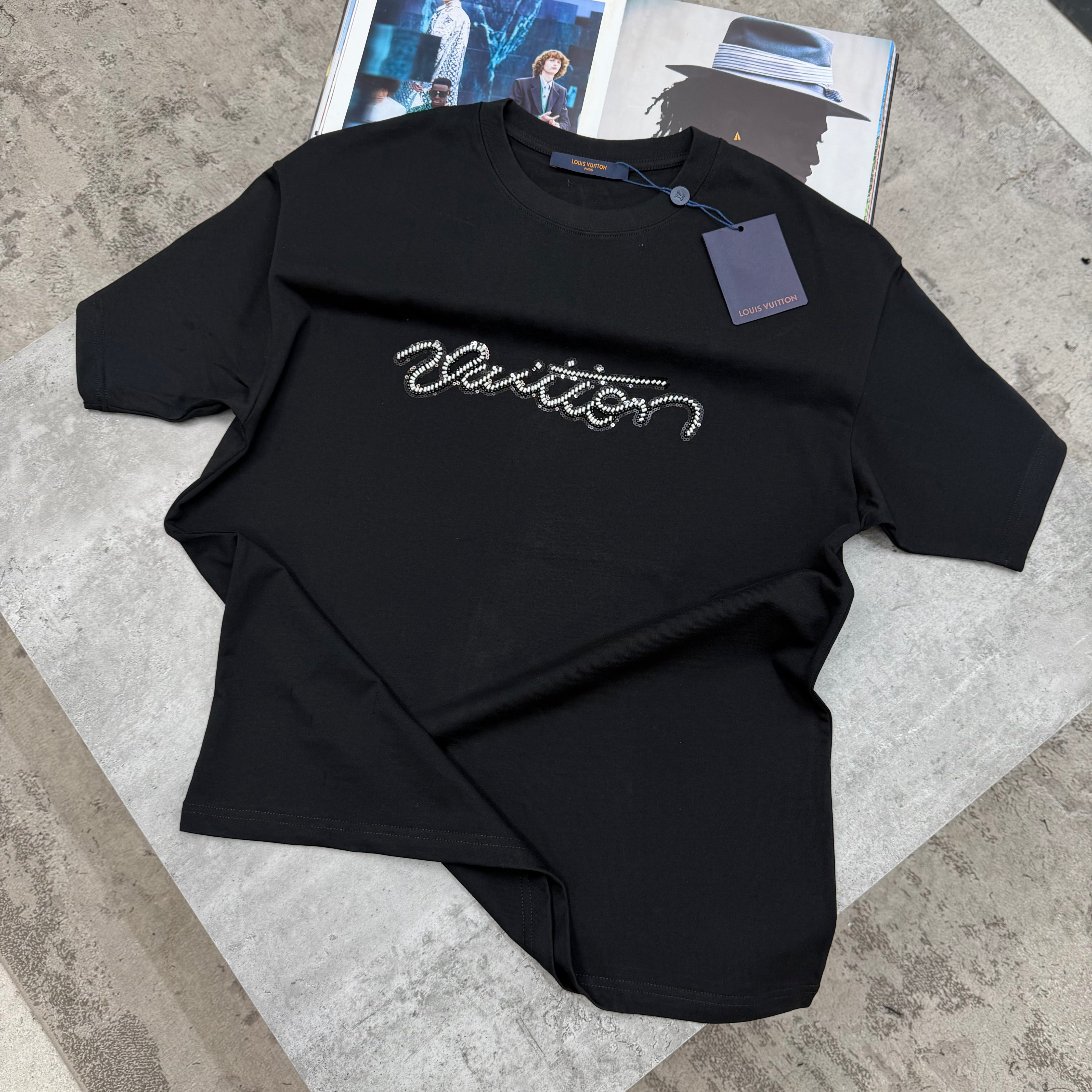 LVE - T-SHIRT - BLACK