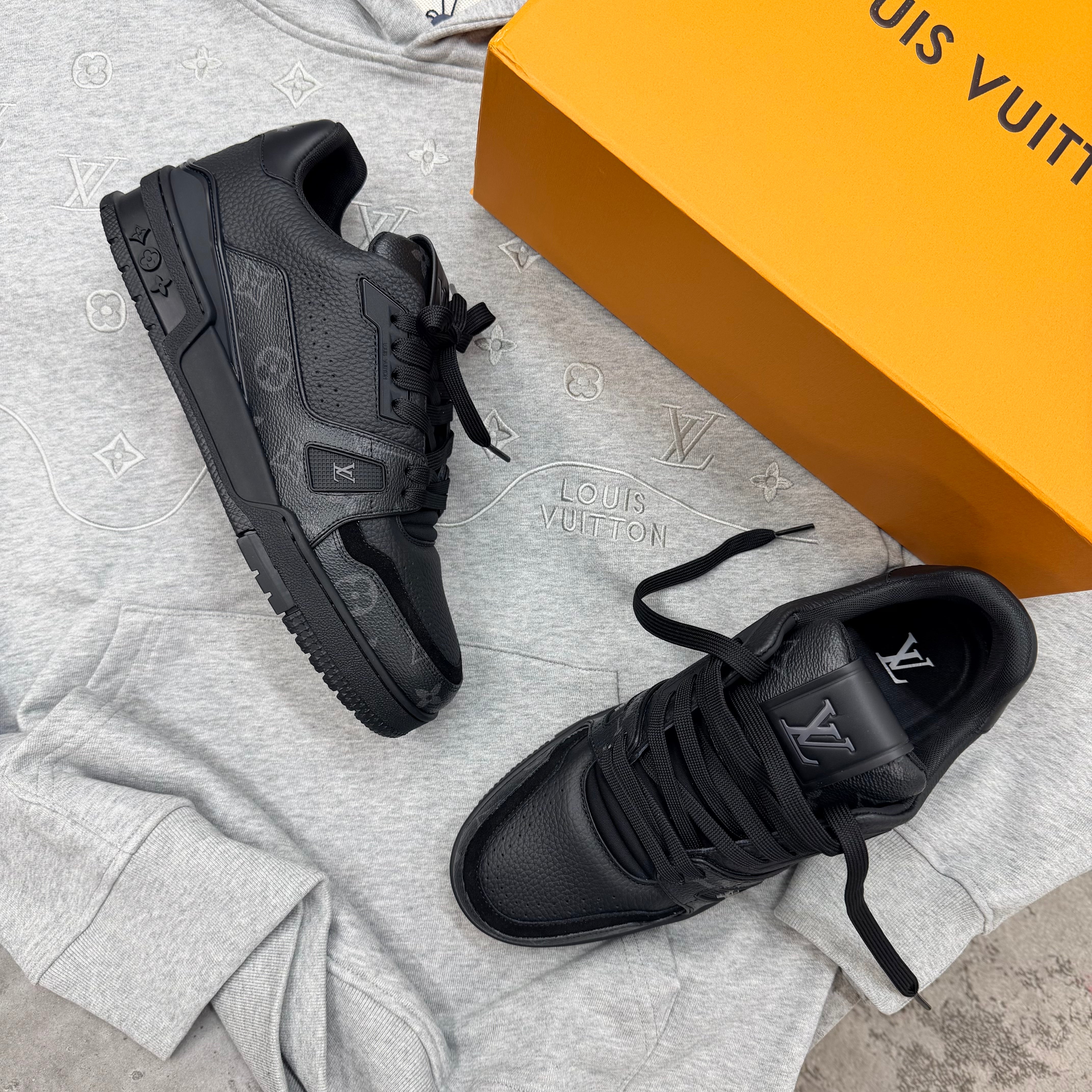 LVE - MONOGRAM TRAINERS - BLACK