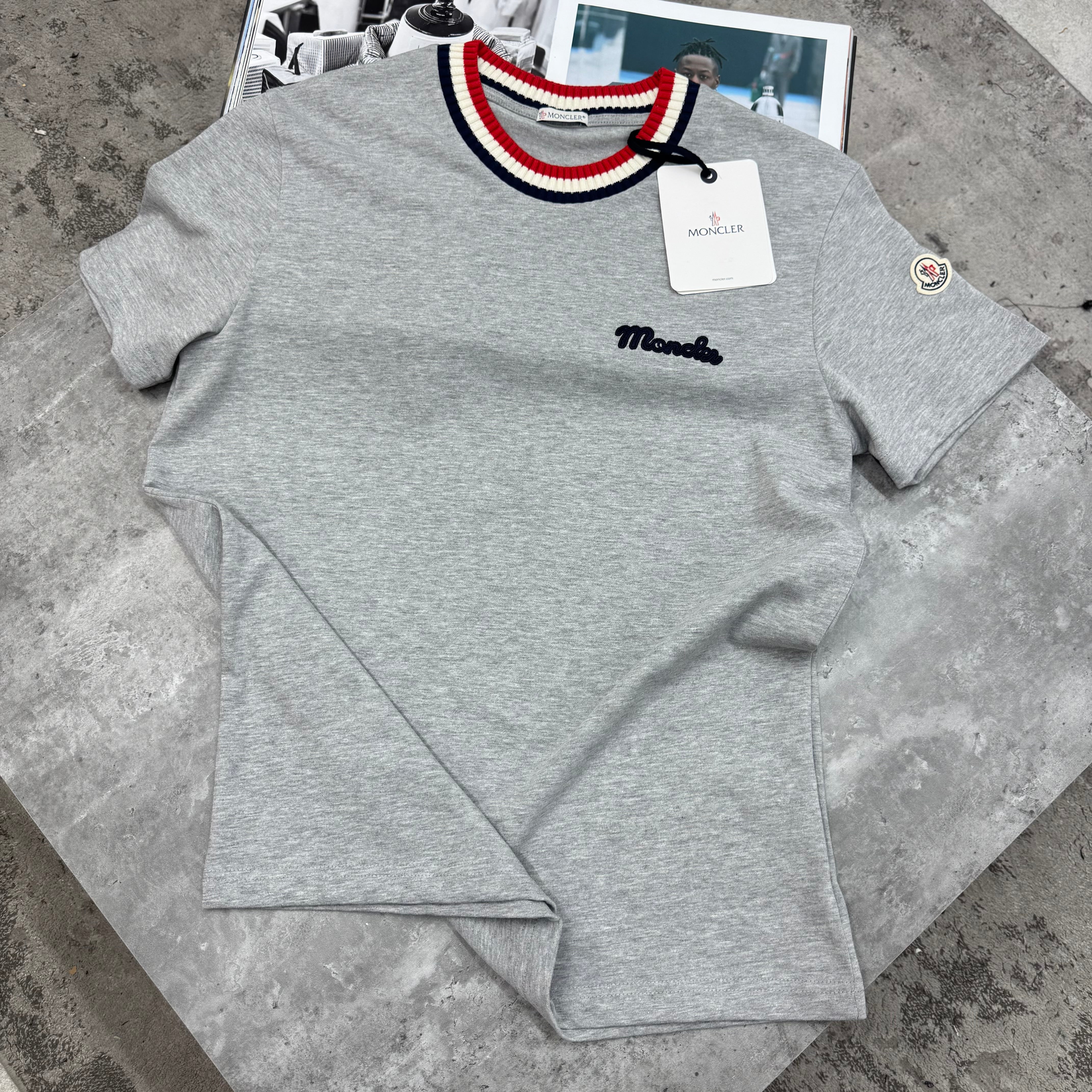 MNCLR - STRIPED COLLAR T-SHIRT - GREY
