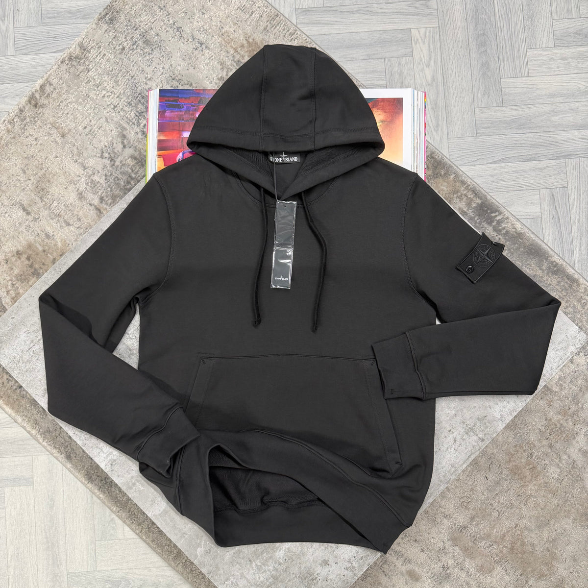 SI GHOST BADGE HOODIE - BLACK