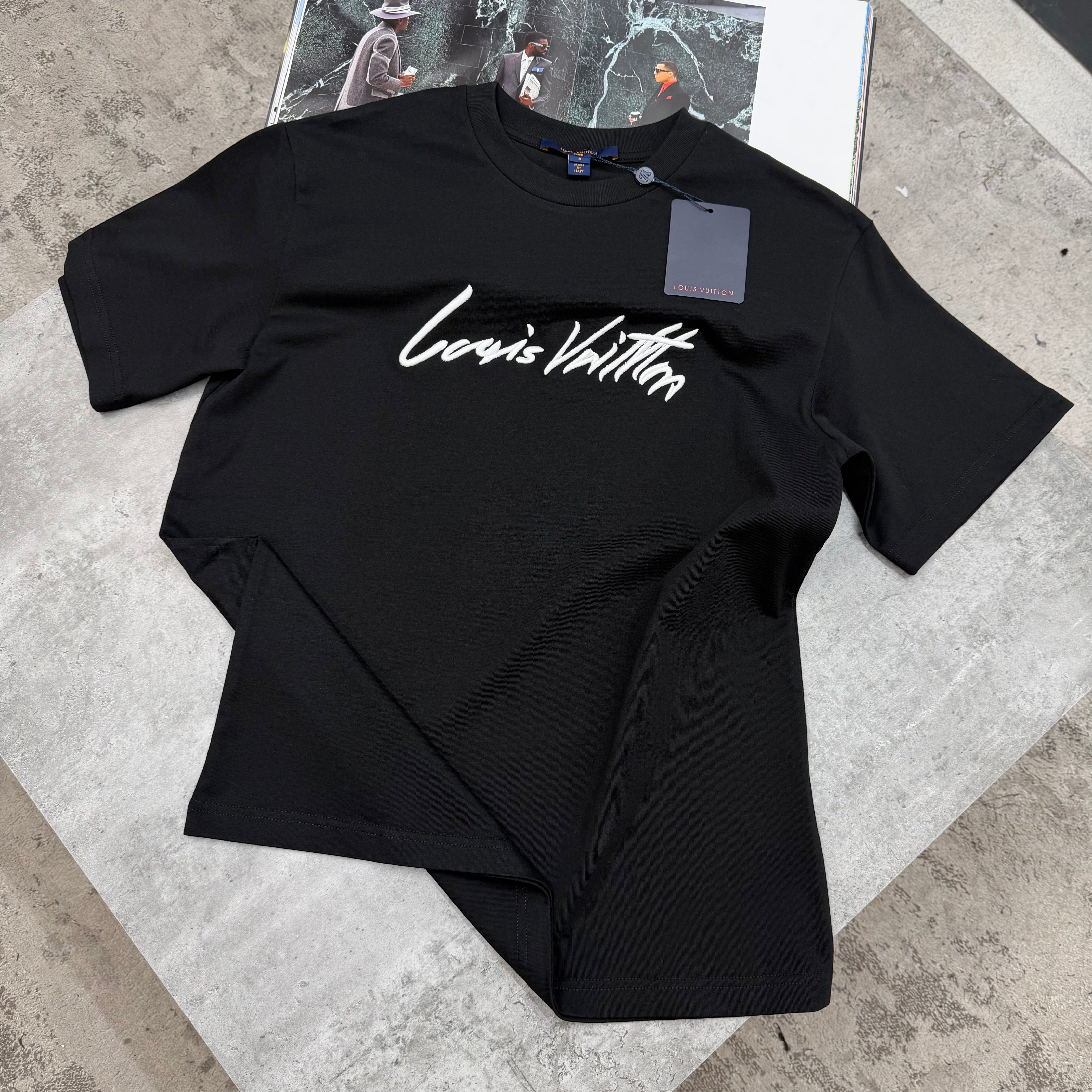 LVE - T-SHIRT - BLACK