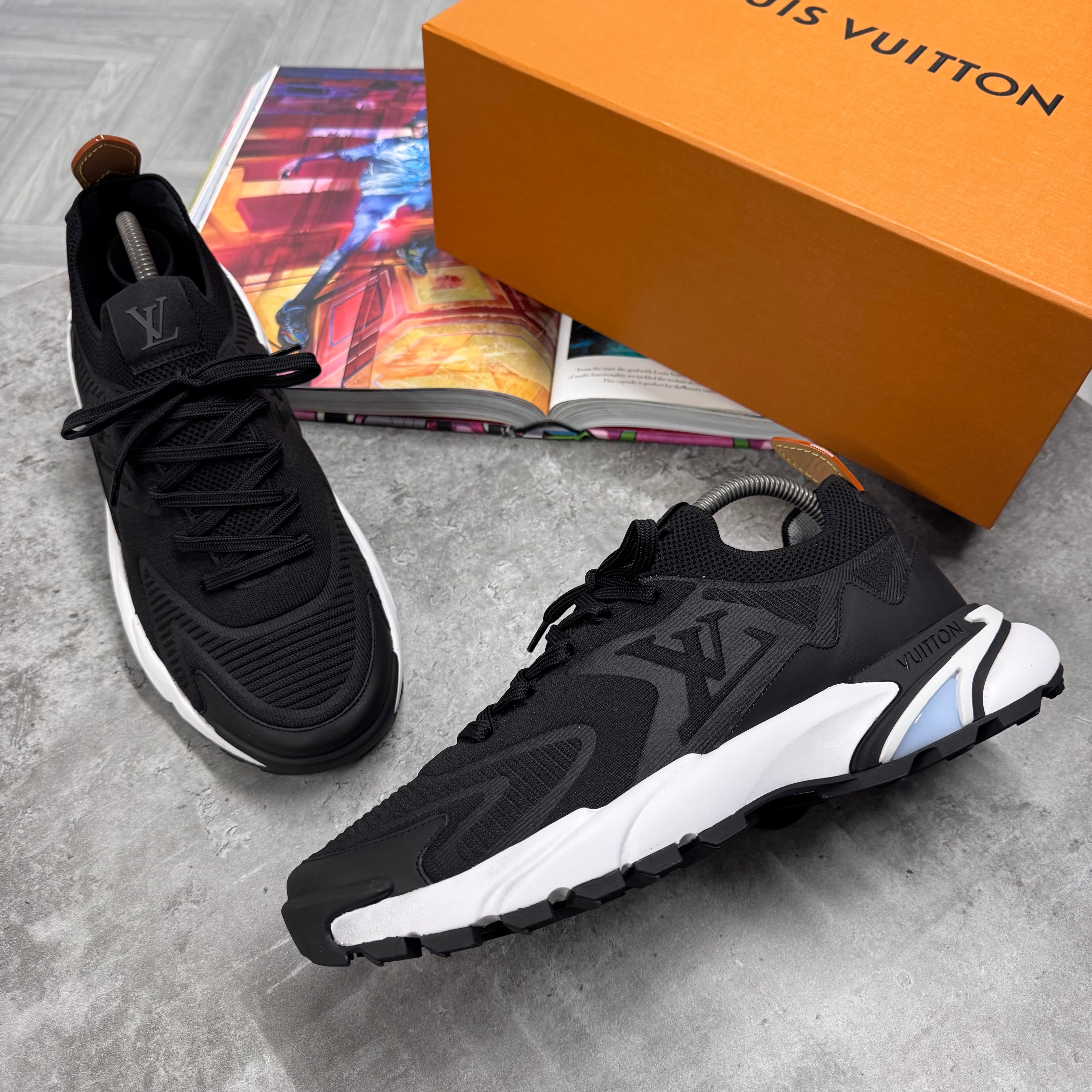 LVE TACTIC TRAINER - BLACK / WHITE